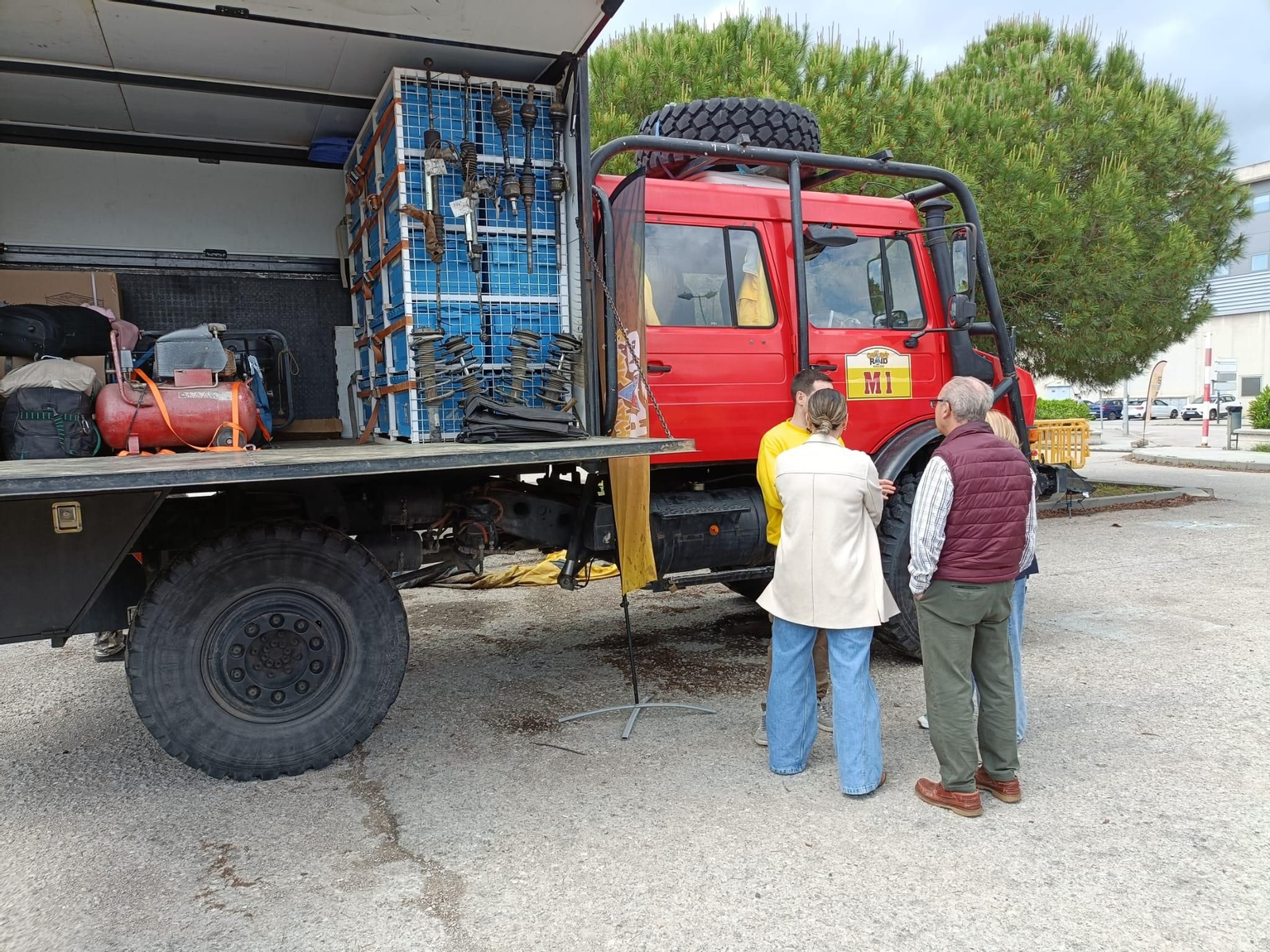 Palmones acoge la salida del Chatarras Raid 2025 rumbo a Marruecos