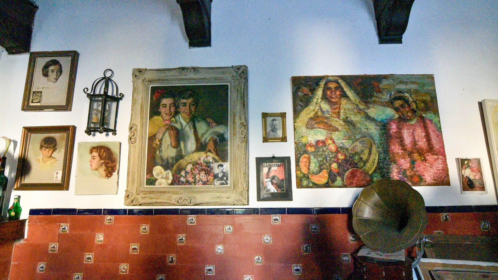 Las fotos del taller y la exposición de José Cruz Herrera y su hija Amparo en san Roque