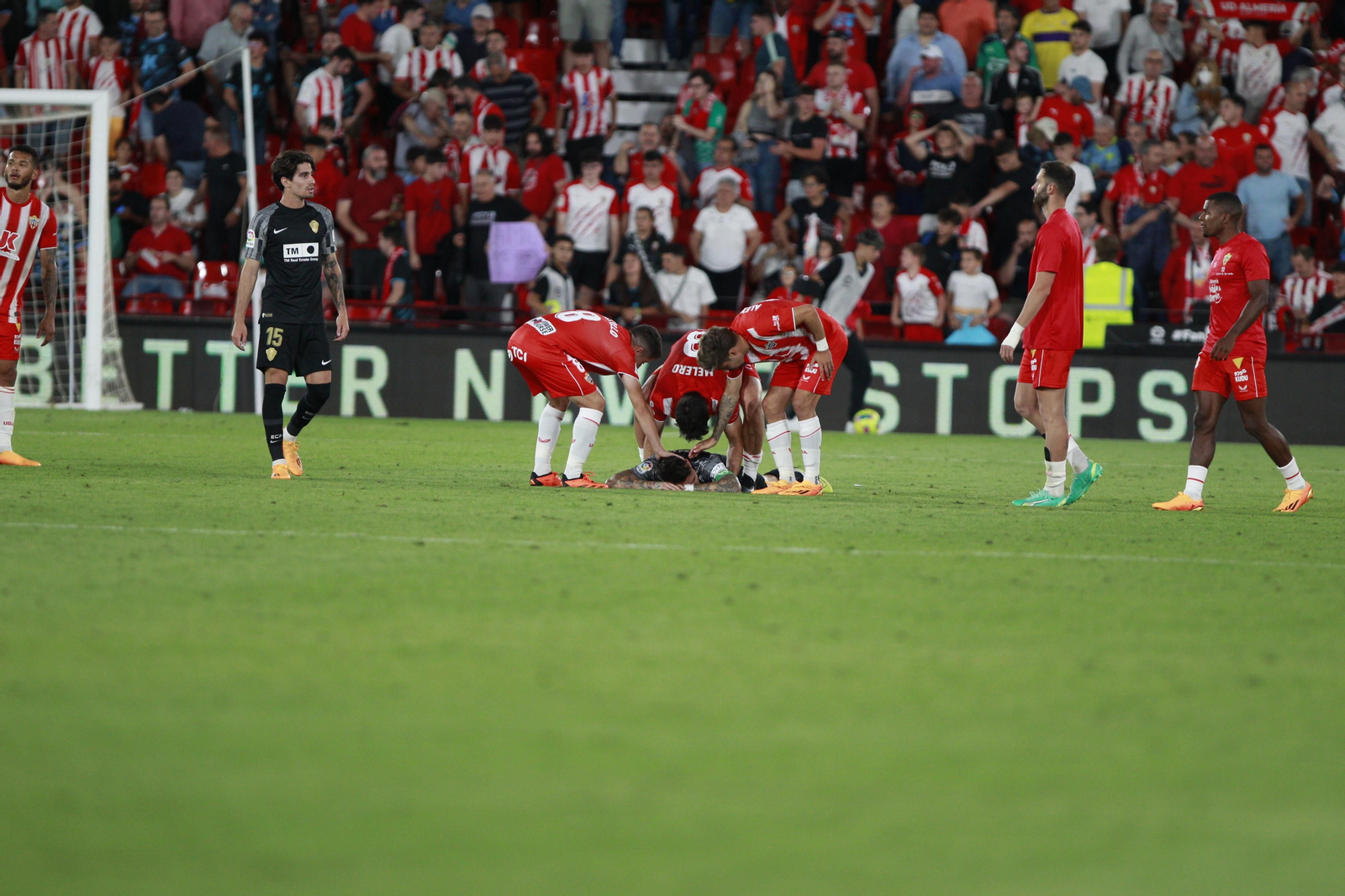 Imágenes del partido U.D. Almería-Elche C.F.