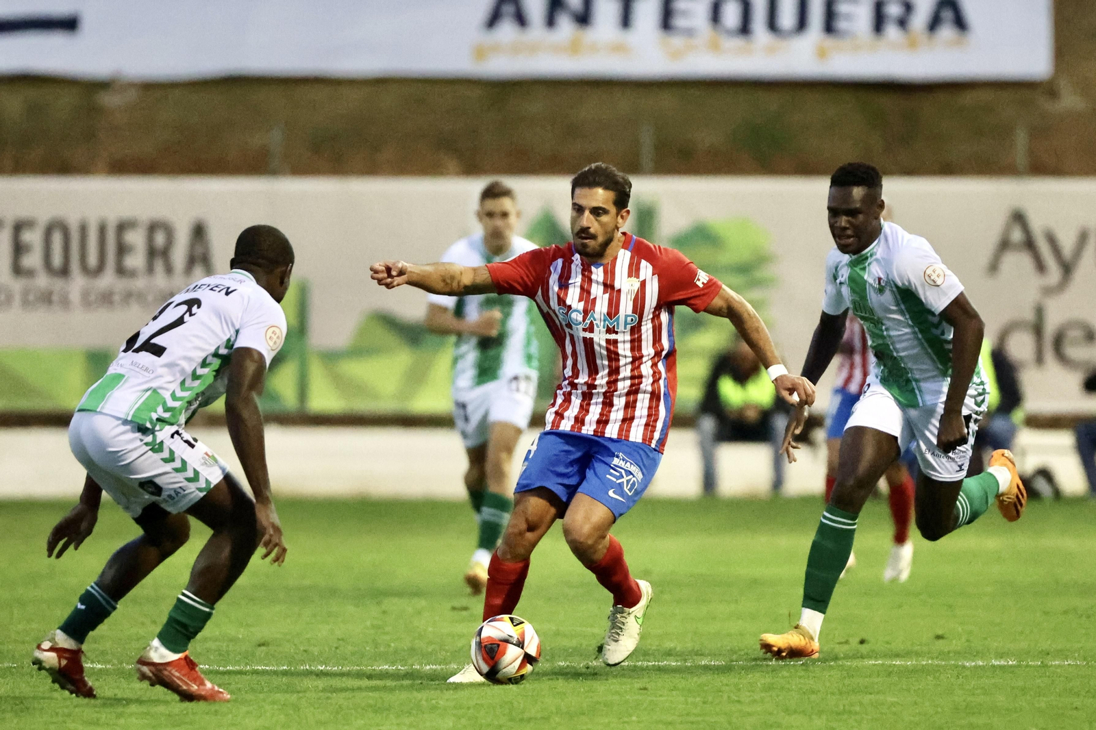 Las mejores fotos de la victoria del Algeciras en Antequera