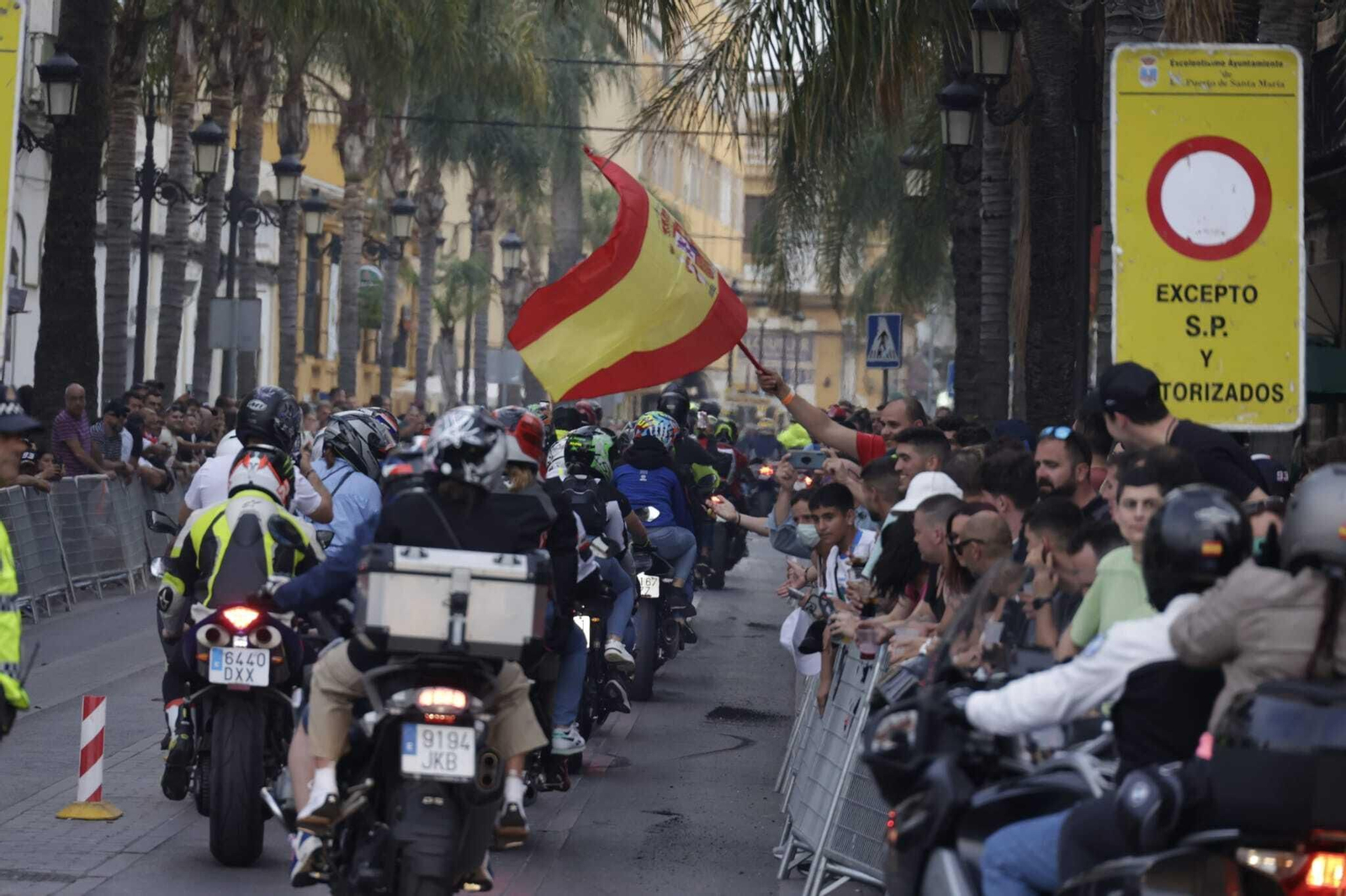 El viernes de motorada en El Puerto, en imágenes