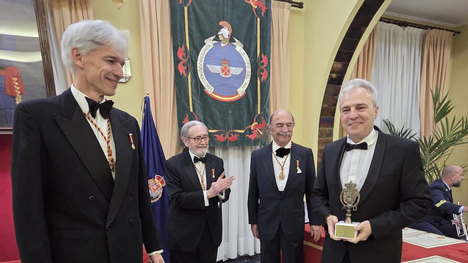 David Summers recibe el premio ‘Embajador de la Música’.