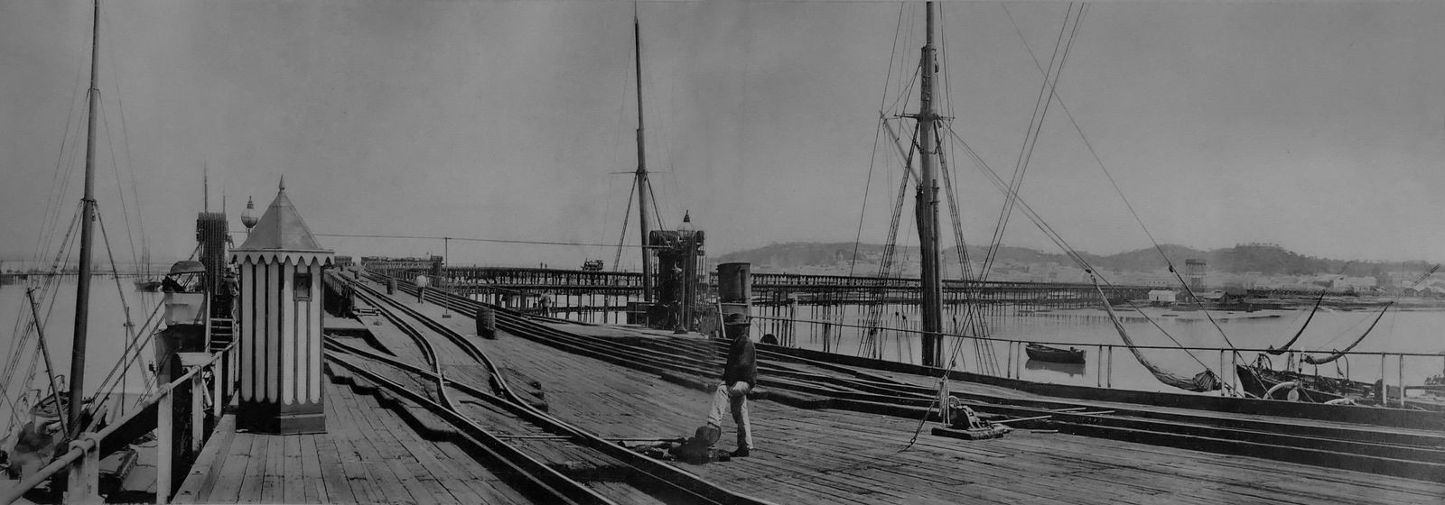 Fototipia del Muelle del Tinto fechada en el siglo XIX.