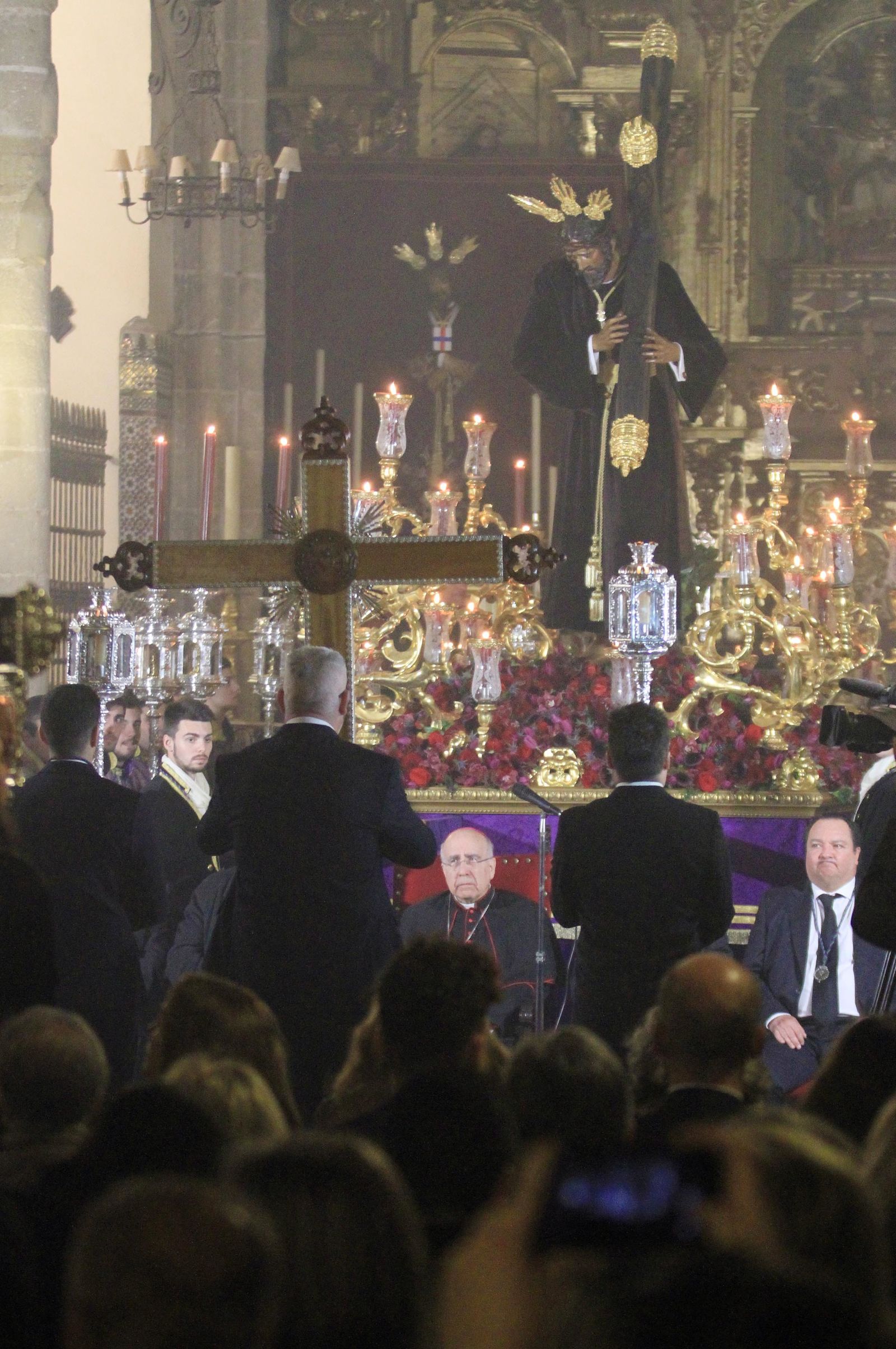 Imágenes del Vía Crucis Oficial de la Semana Santa presidido por el Señor de Pasión
