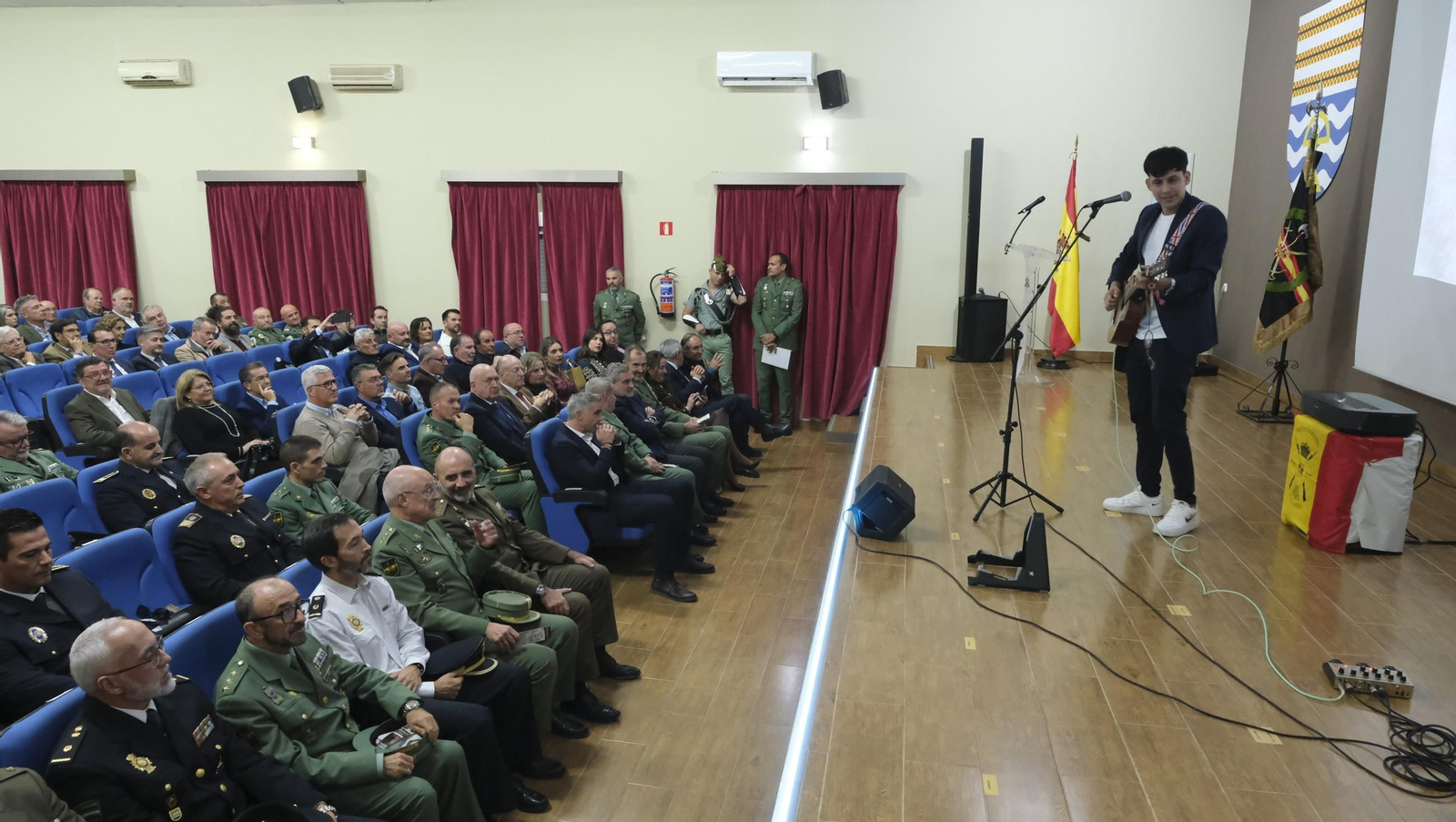 La Legión Española rinde tributo a los 'desérticos' en su gala, en imágenes