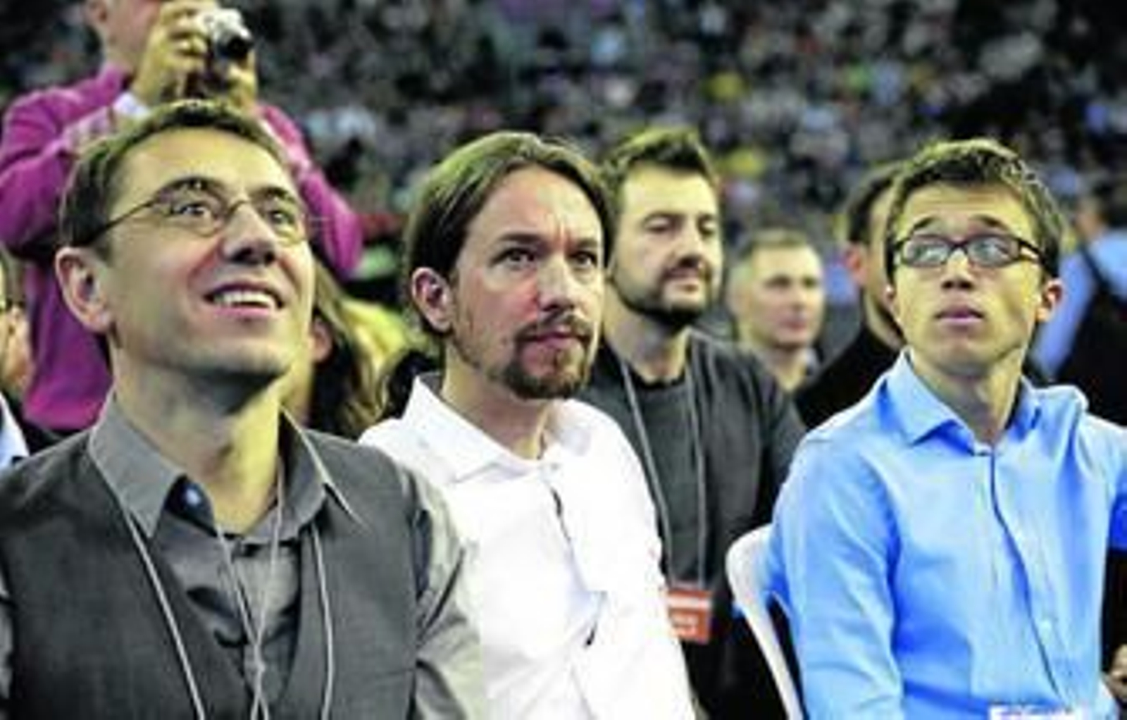 Monedero junto a Pablo Iglesias e Íñigo Errejón en un la asamblea 'Sí se puede' en octubre del año pasado.