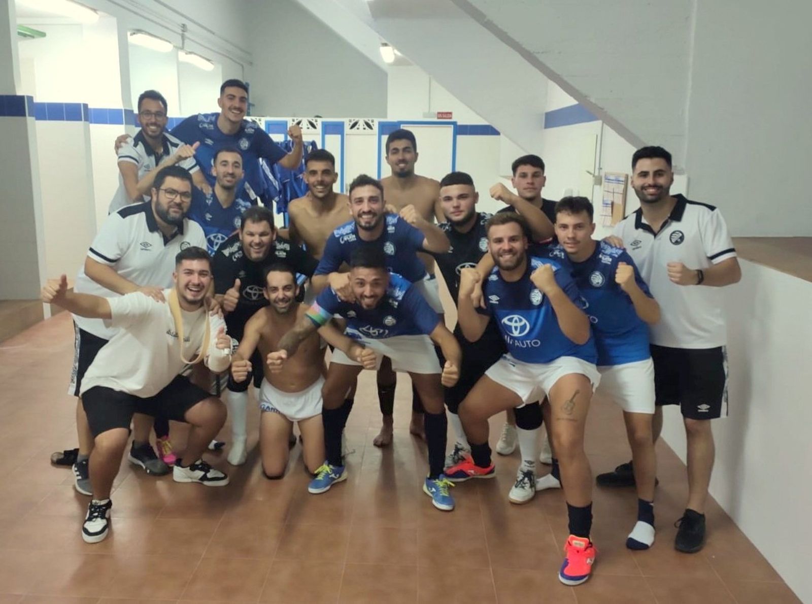 El Xerez Toyota celebra su gran triunfo ante el Jumilla.