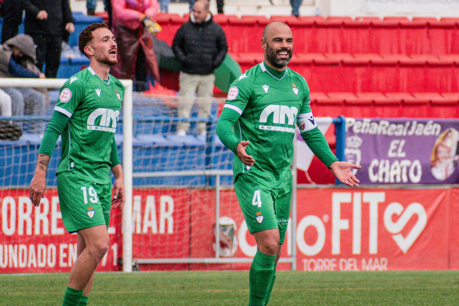 Agus Alonso y Espín fueron los protagonistas goleadores del Real Jaén en Torre del Mar.