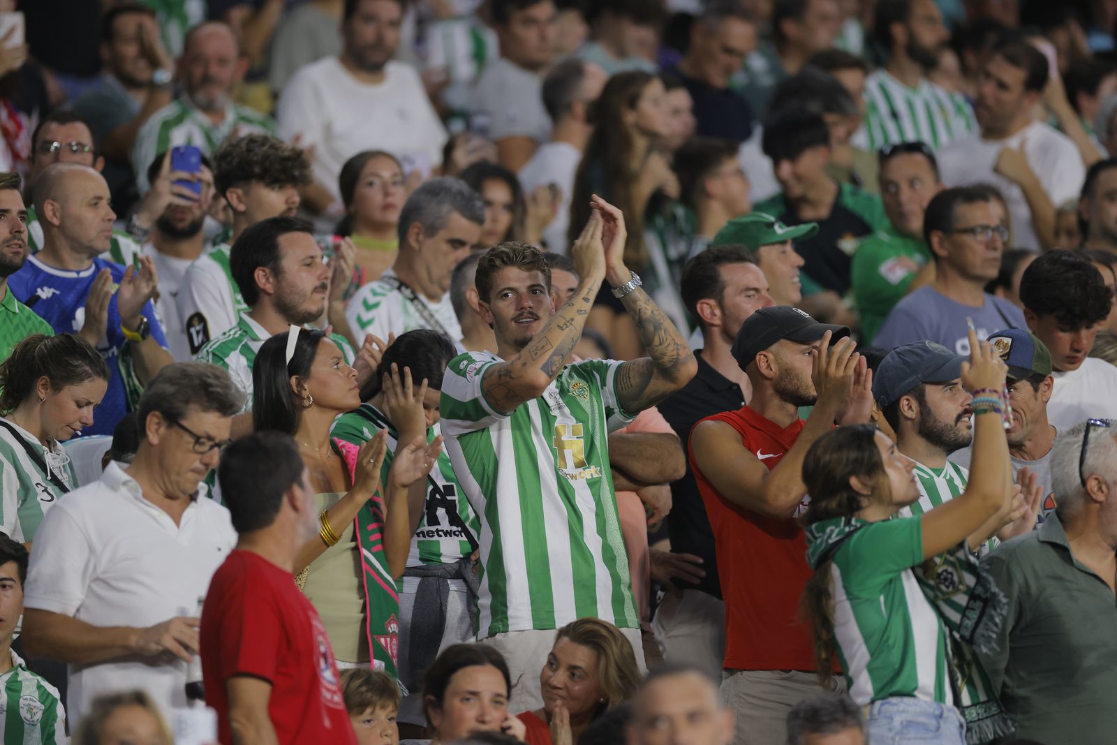 Búscate en las fotos del Betis-Atlético de Madrid