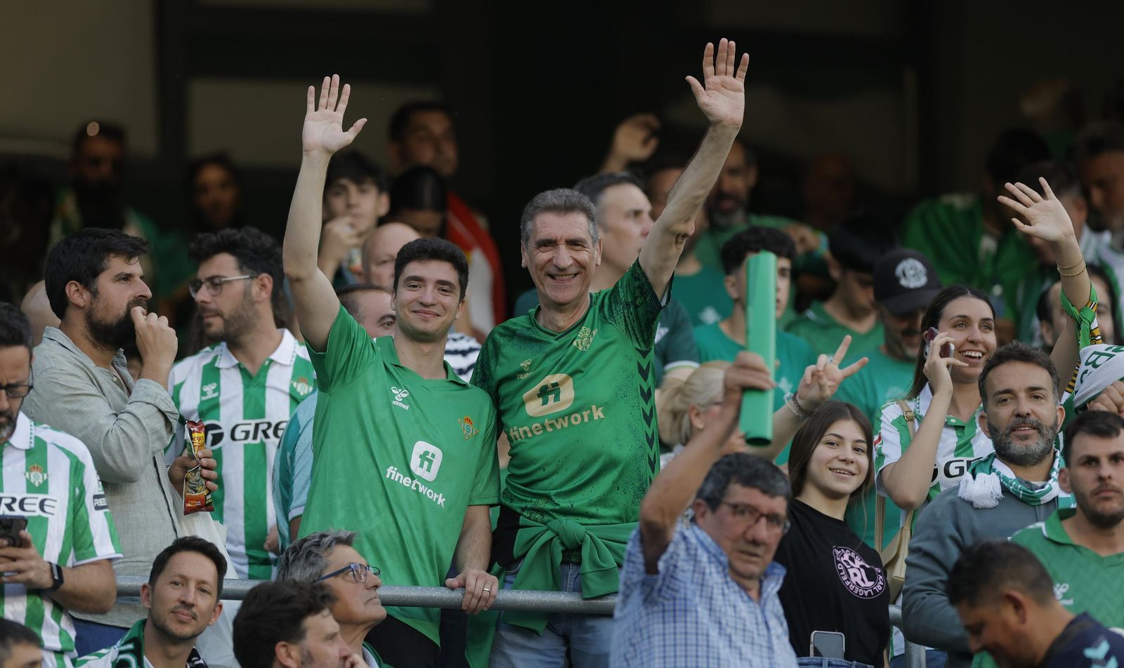 Búscate en las fotos del Betis - Fiorentina