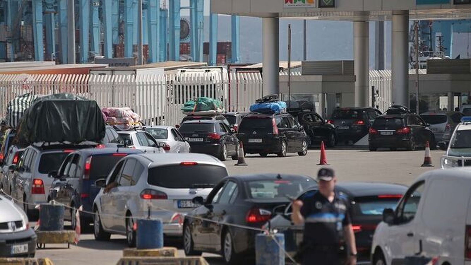 Vehículos en el Puerto de Algeciras el pasado junio.