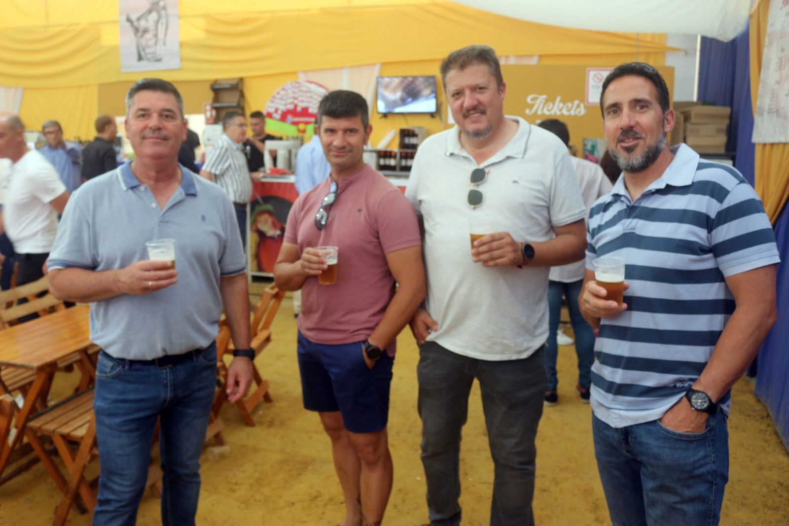 Búscate en las imágenes del viernes de Feria de Puerto Real