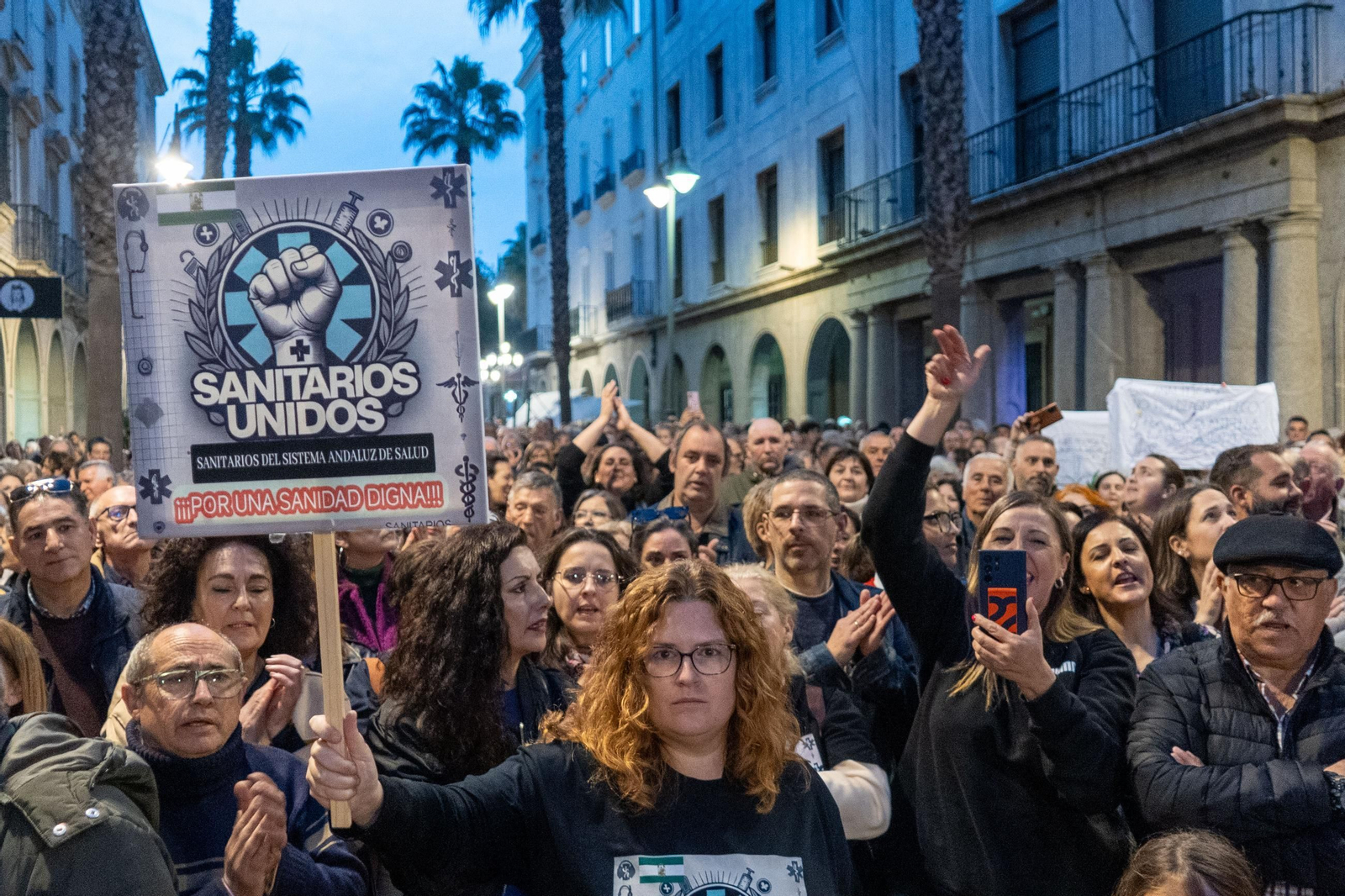 Imágenes de la concentración por la sanidad frente a la delegación