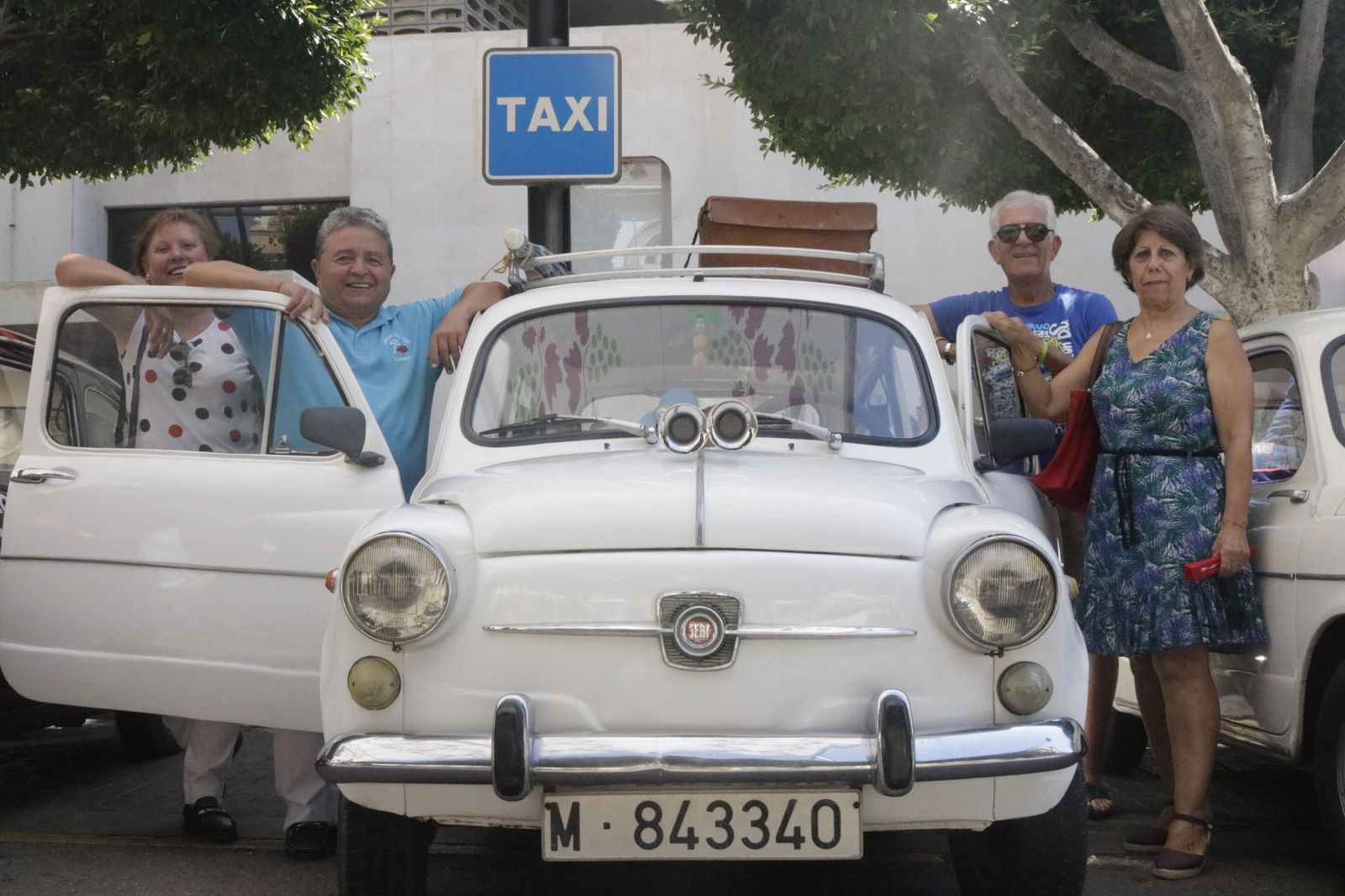 El Club Asociación de Amigos del 600 Almería y aficionados se unen para presentar una joya de la automovilística.