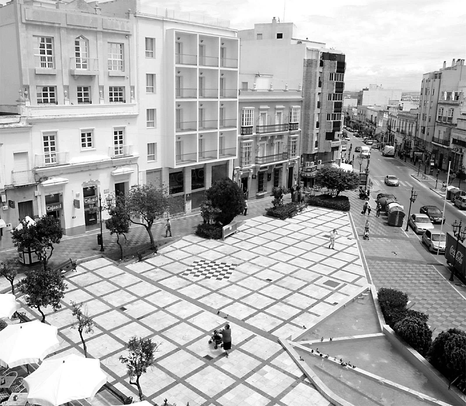 La plaza de la Iglesia, tras la remodelación de 1990, en San Fernando