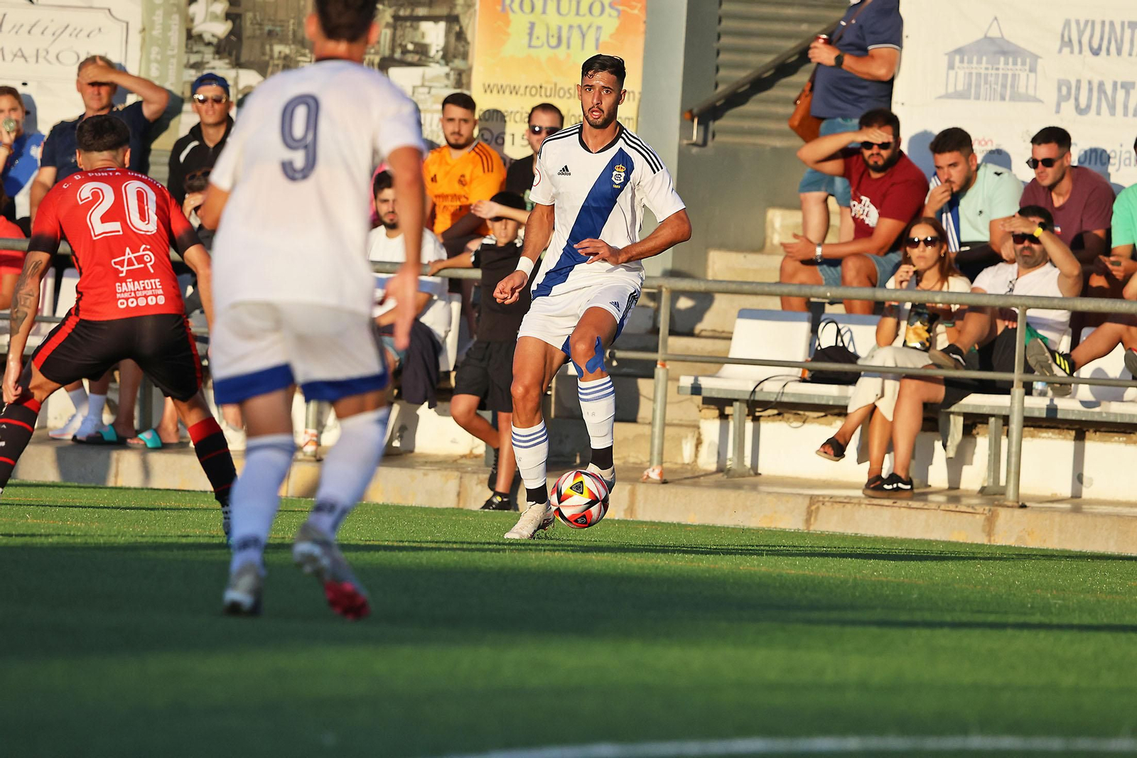 Imágenes del amistoso entre el CD Punta Umbría y el Recreativo de Huelva