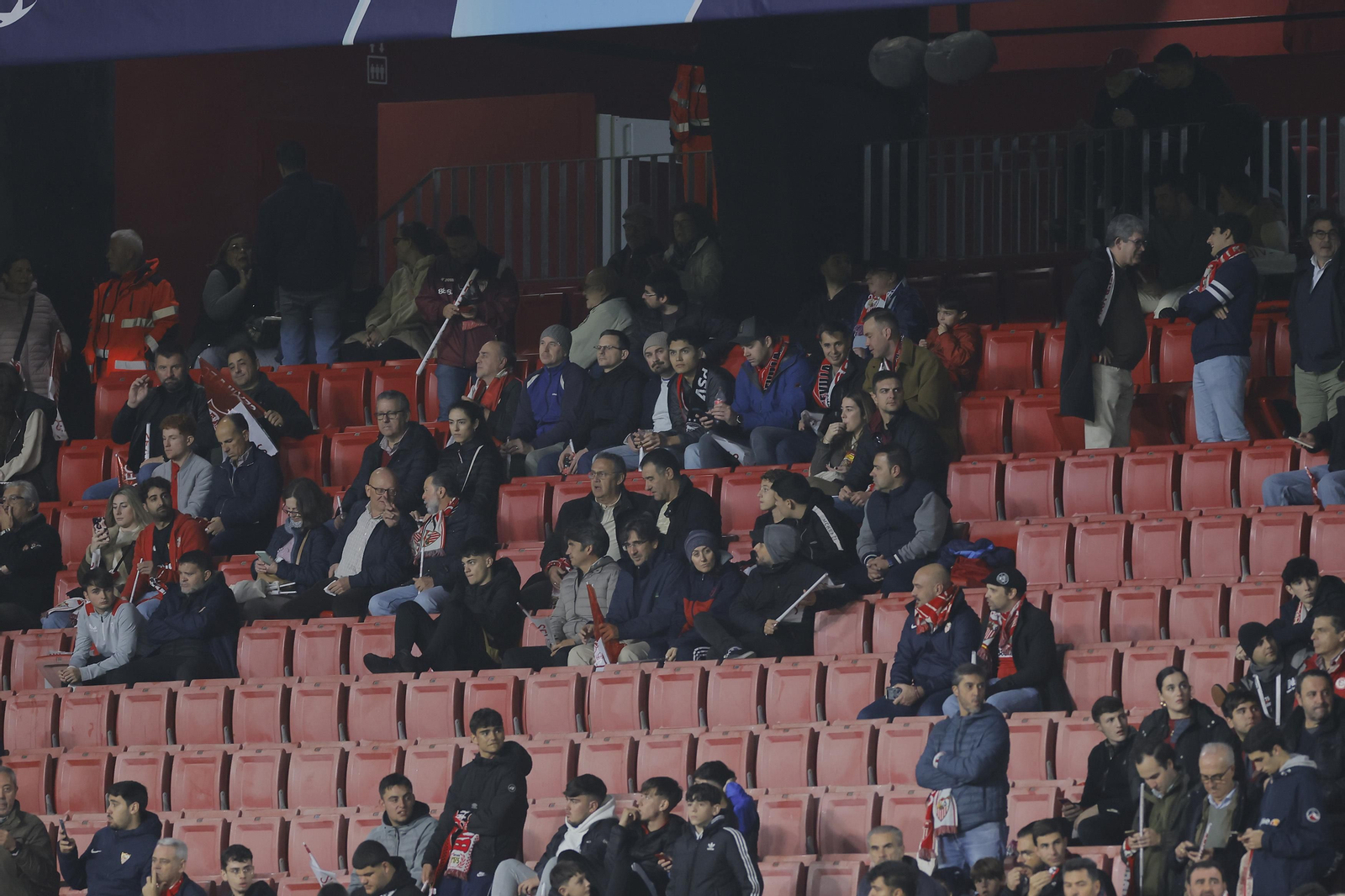 Búscate en las fotos del Sevilla Fc- PSV
