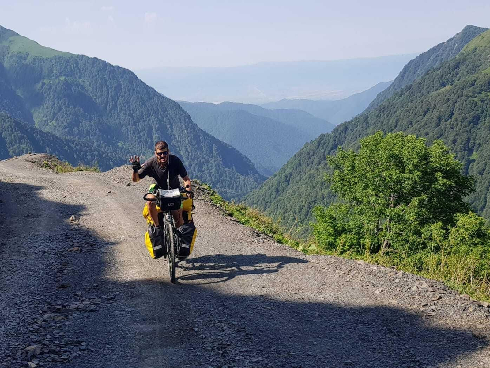 El hombre que se atrevió a recorrer 20 000 km desde Tailandia a Ardales