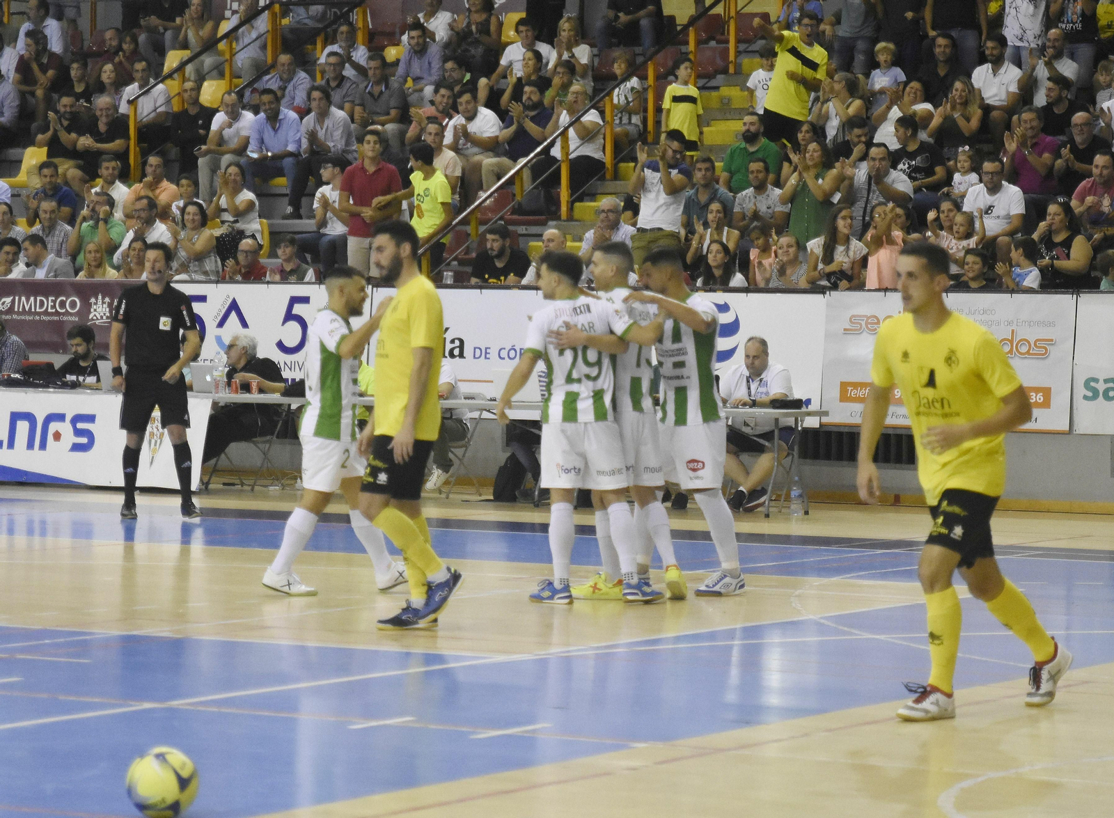 Las imágenes de la presentación del Córdoba Patrimonio de la Humanidad ante el Jaén Paraíso Interior