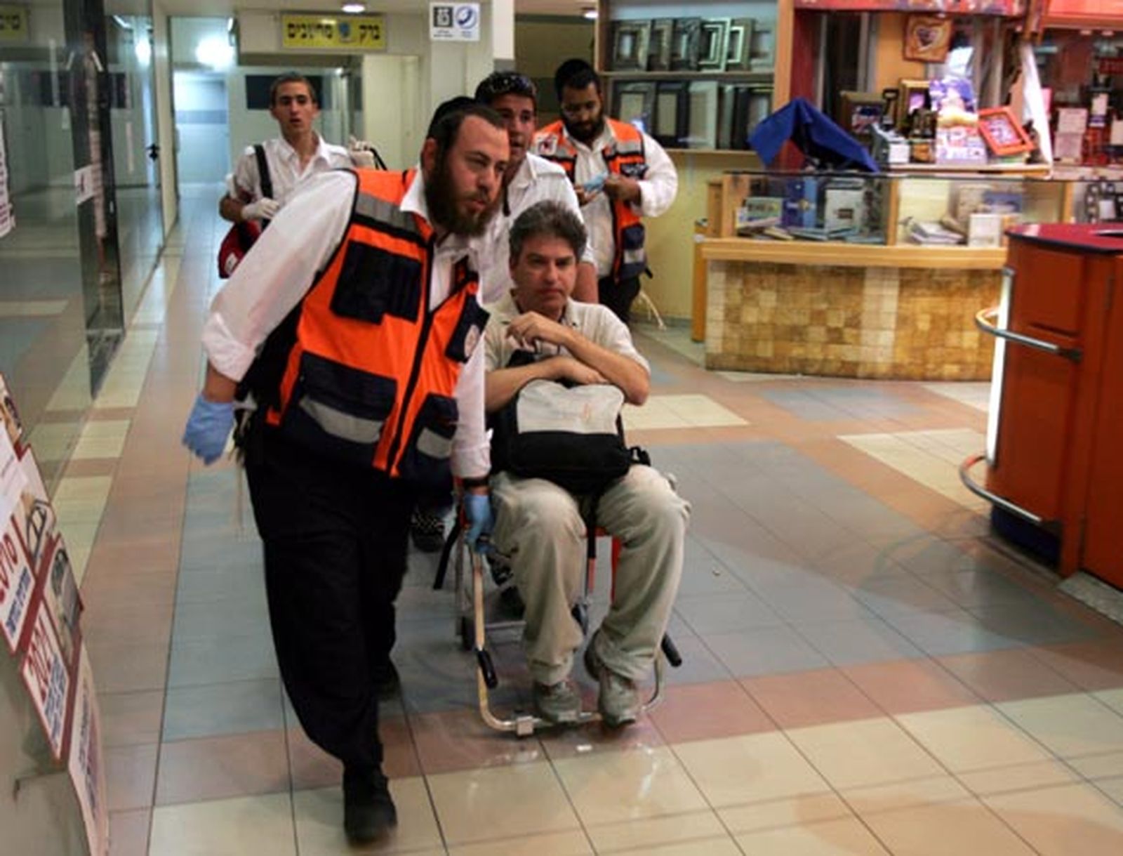 Un cohete disparado desde Gaza hiere al menos a 14 israelíes