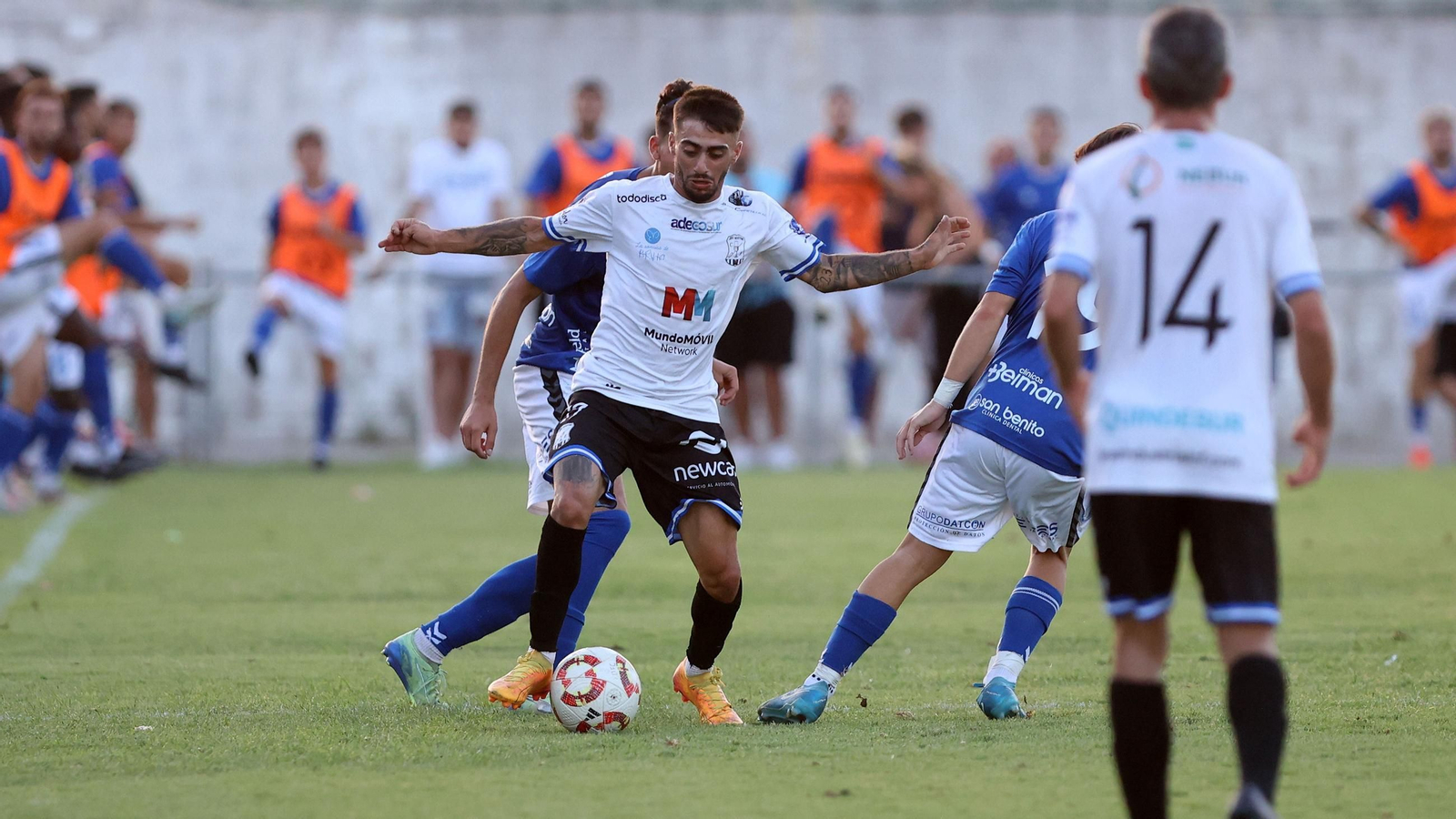 Imágenes del Trofeo de la Copa y la Venencia entre el Jerez Industrial y el Xerez DFC