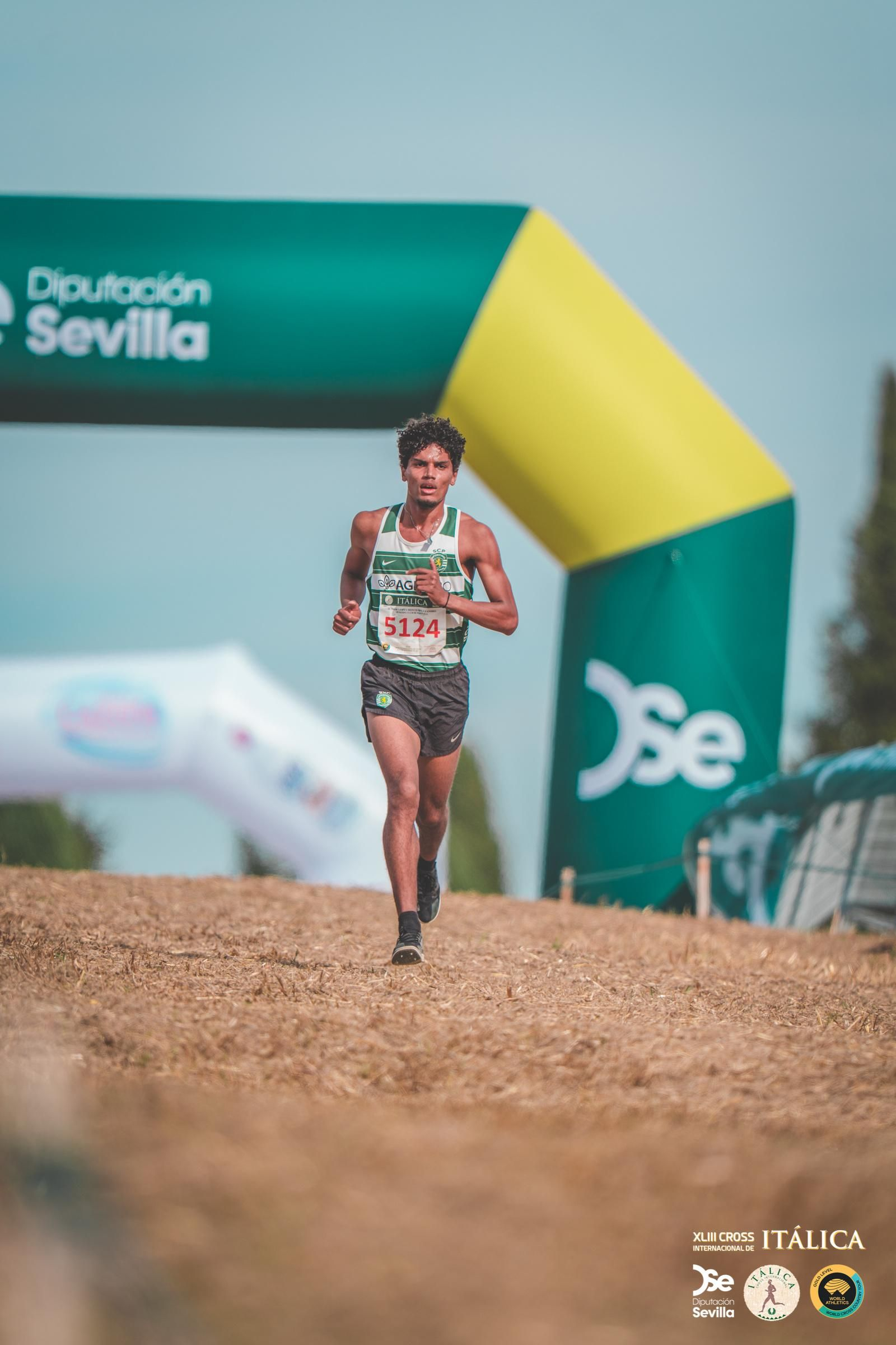 Búscate en las fotos del Cross de Itálica 2025 | 12