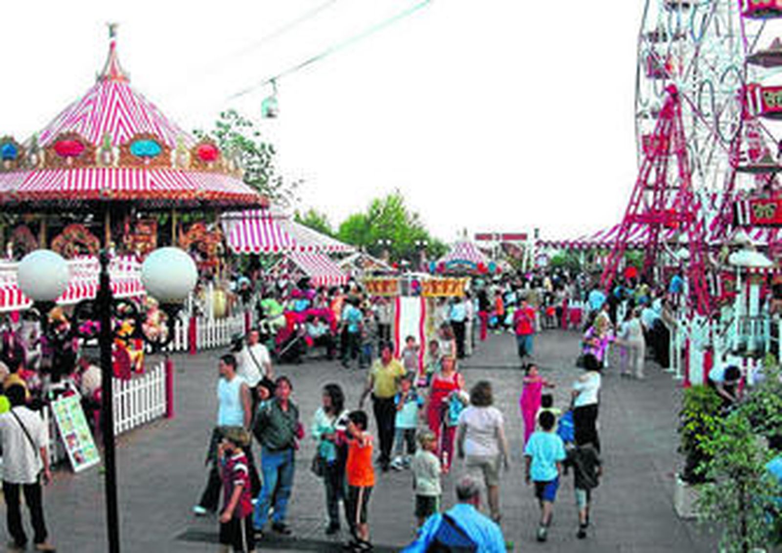 Una de las principales 'avenidas' del Tivoli.