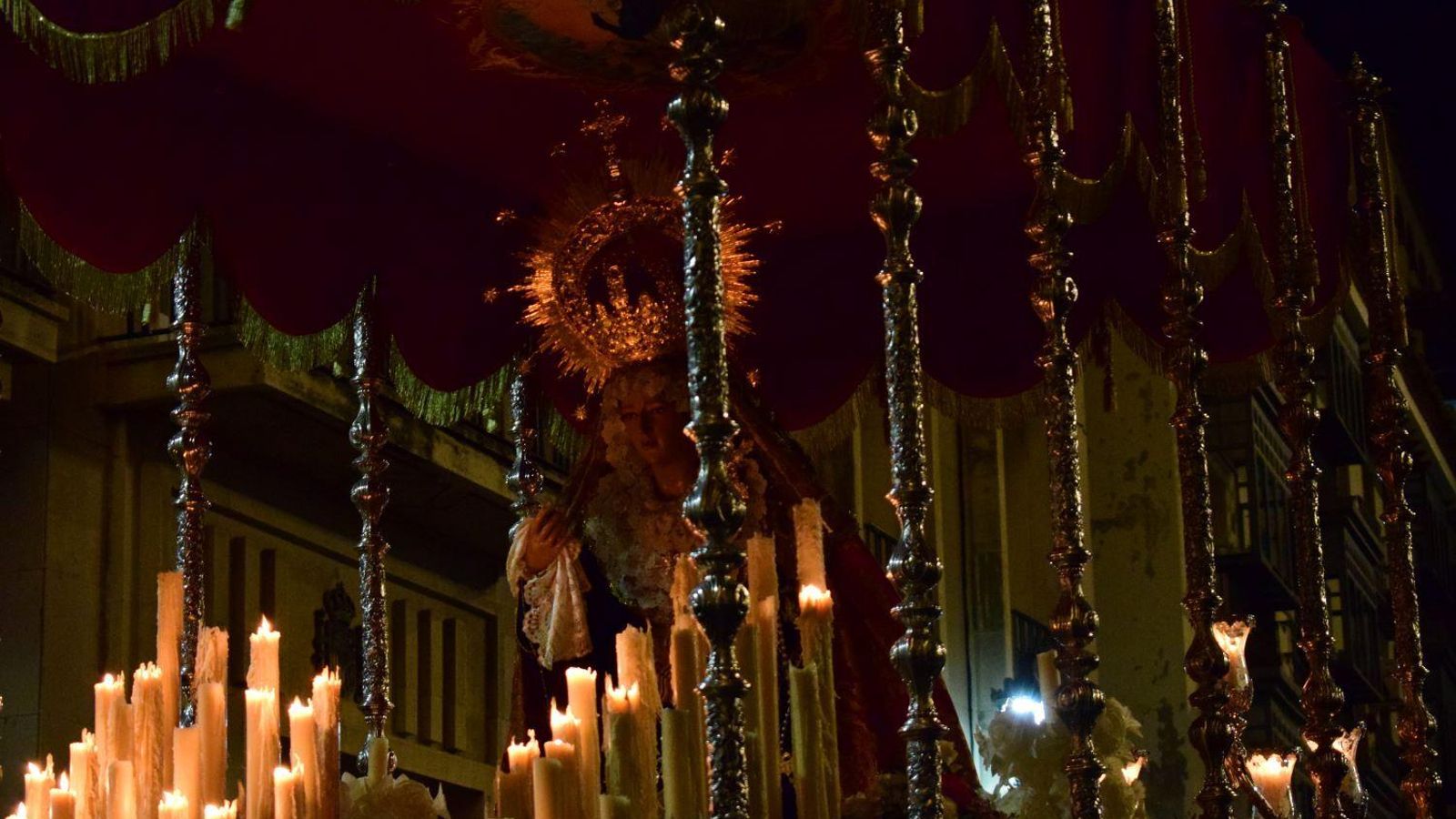 La Virgen de los Desamparados en su paso de palio.