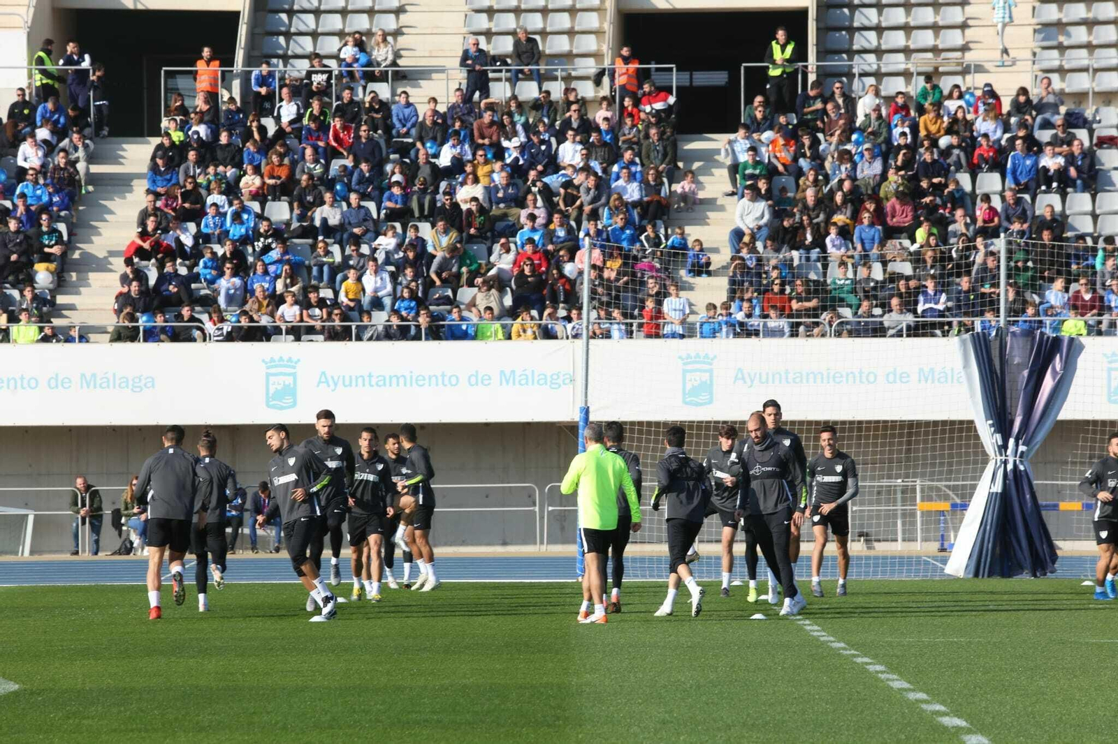 Las fotos del entrenamiento del Málaga a puerta abierta Las fotos del entrenamiento del Málaga a puerta abierta