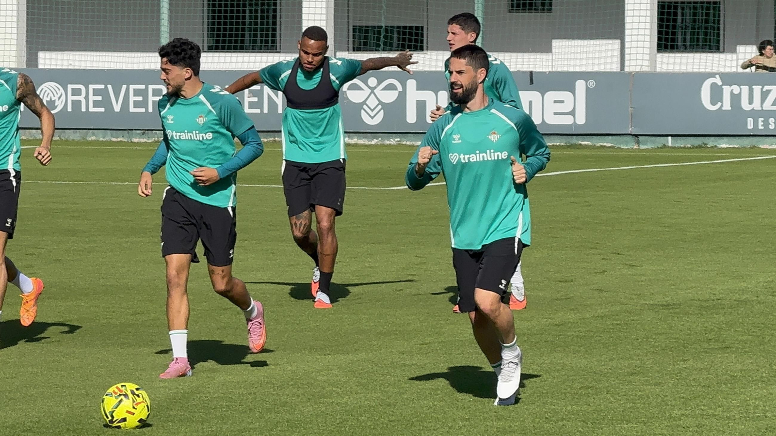 Isco entrena de nuevo con el resto de sus compañeros