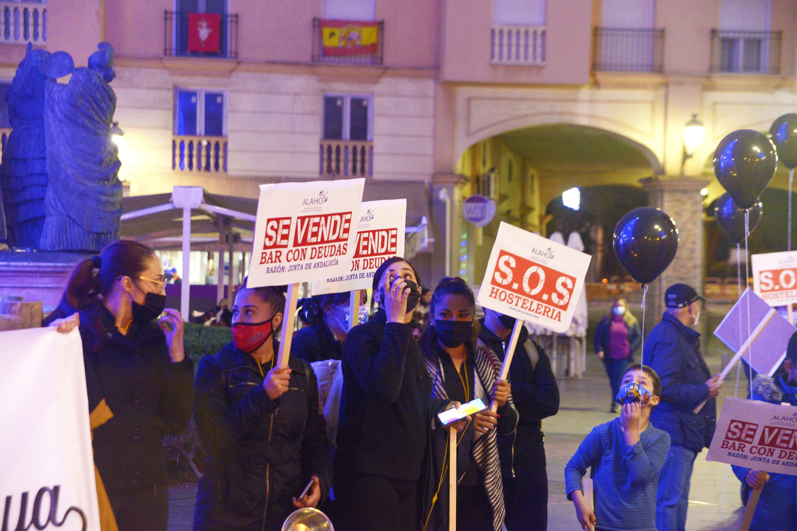 Fotos de la concentracíon de los hosteleros de La Línea