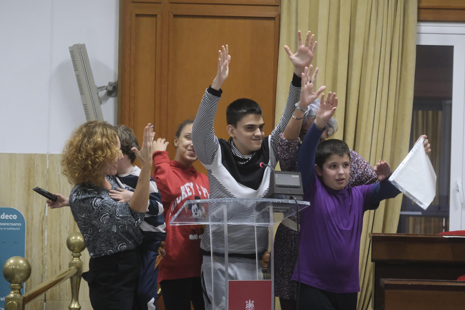 El Pleno del Ayuntamiento de Córdoba contra la violencia a las mujeres, en imágenes