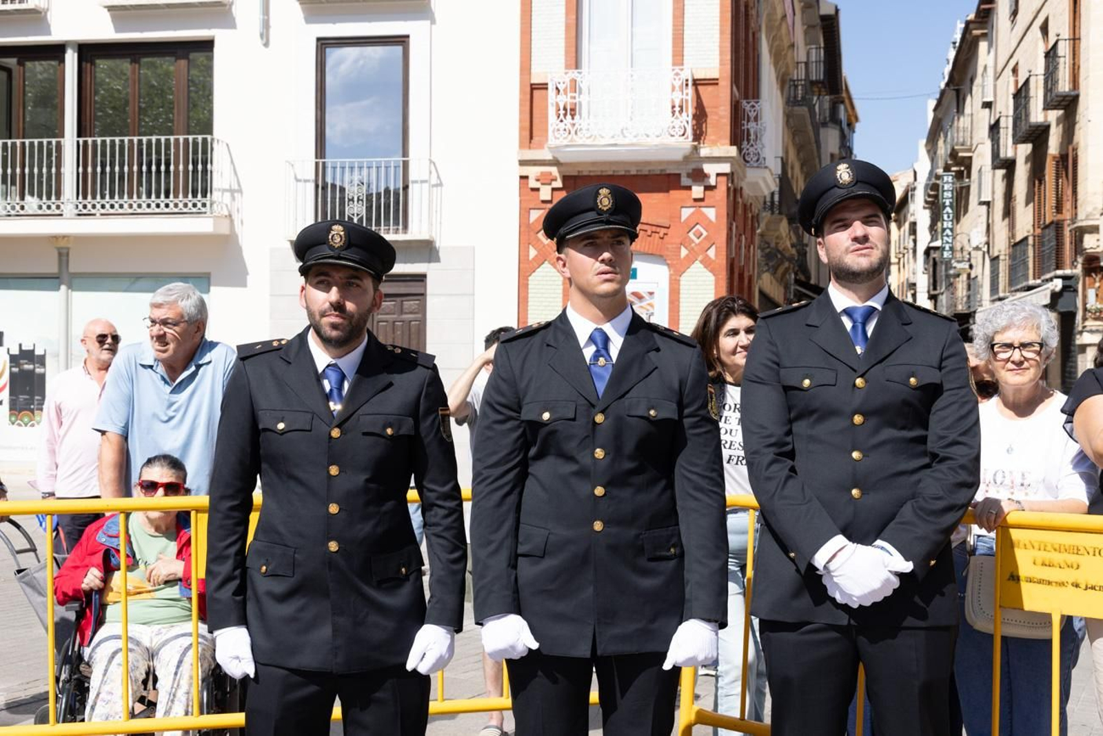 Acto por el día de la Policía Nacional, con motivo de la festividad los Santos Ángeles Custodios