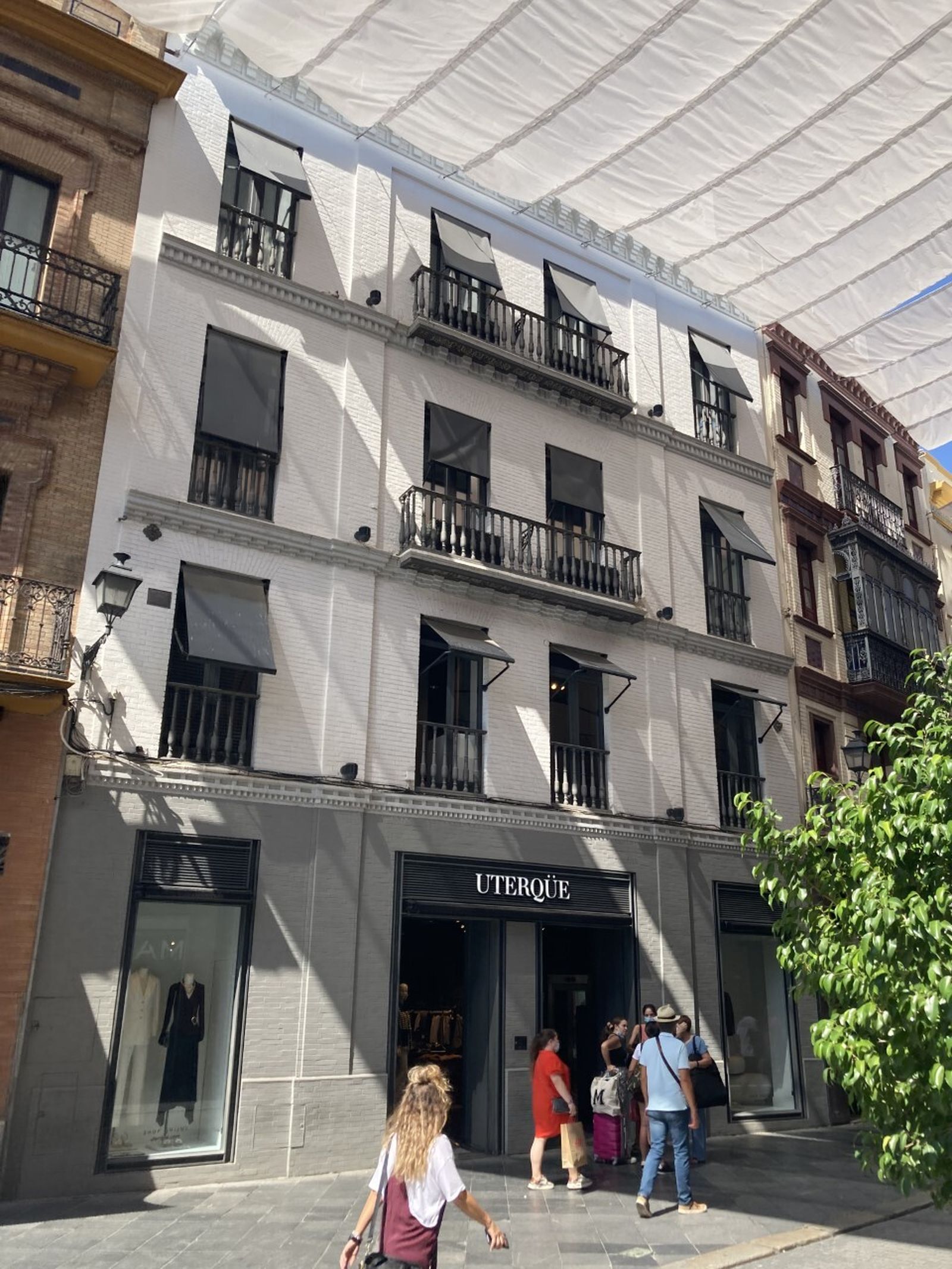 Edificio donde se encontraba antes Uterqüe y donde abrirá ahora Bimba y Lola.