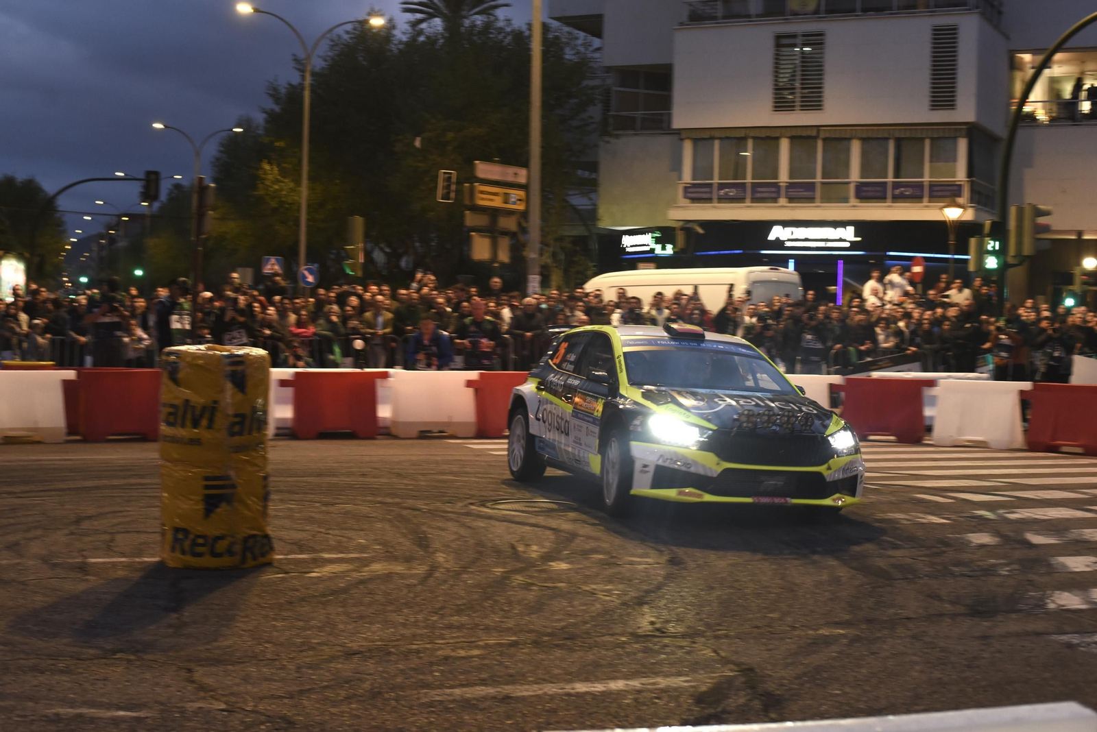 Las mejores fotos del espectacular tramo urbano del Rallye Sierra Morena 2025