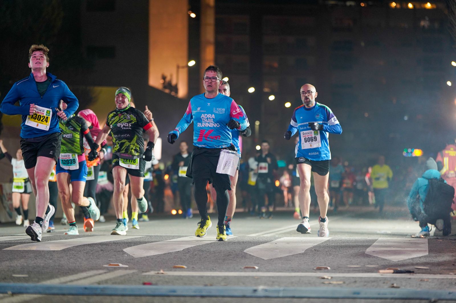 En imágenes: búscate en tu llegada a meta de la Carrera de San Antón 2026 (10)