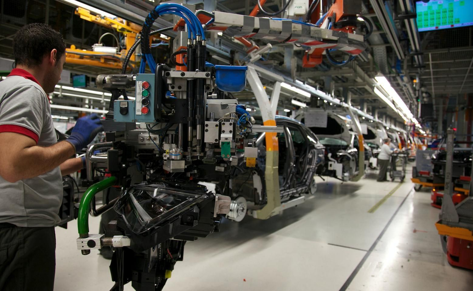 Francia, principal destino de las exportaciones de coches españoles