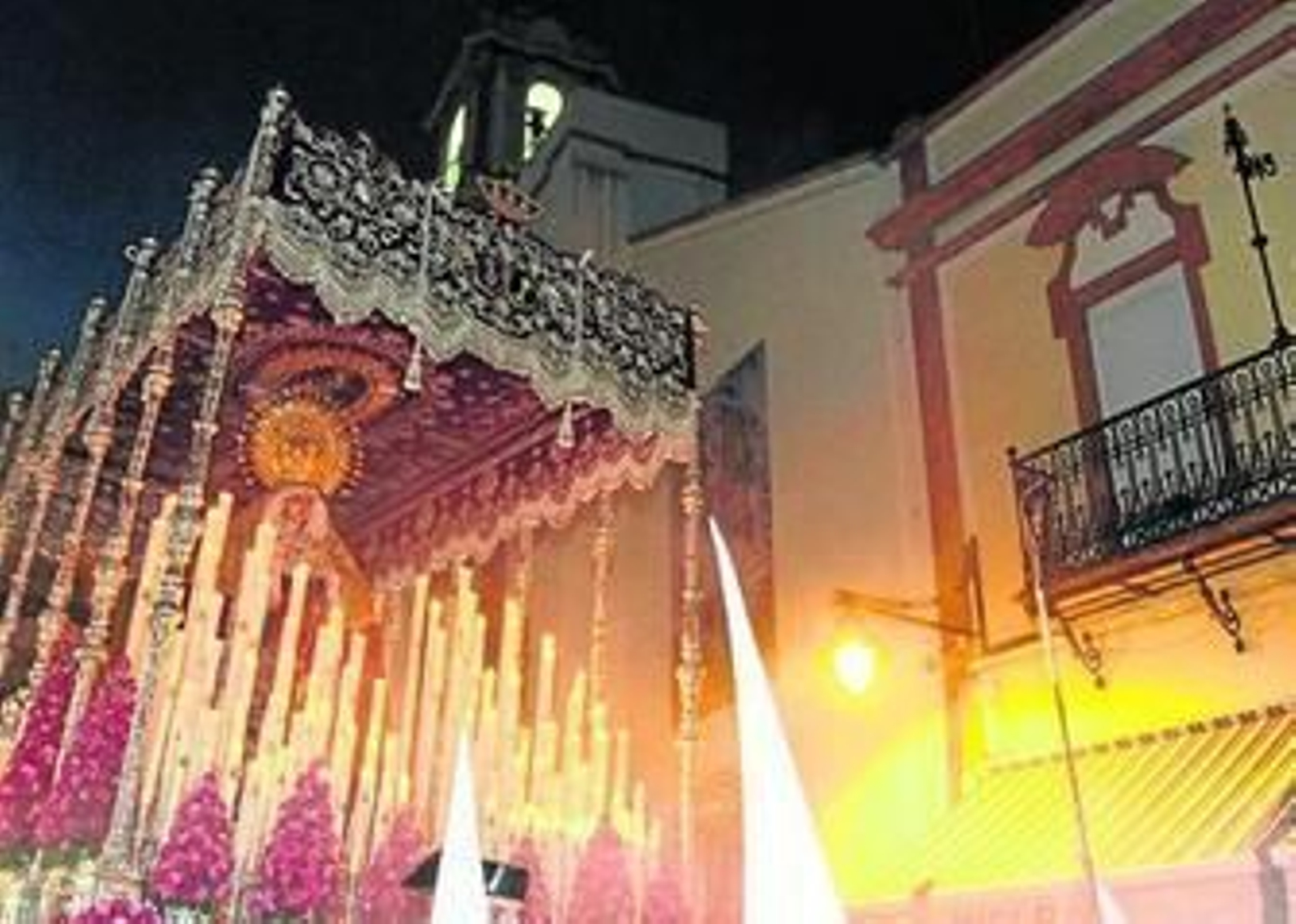 La imagen de la Virgen de los Dolores, durante su salida procesional.