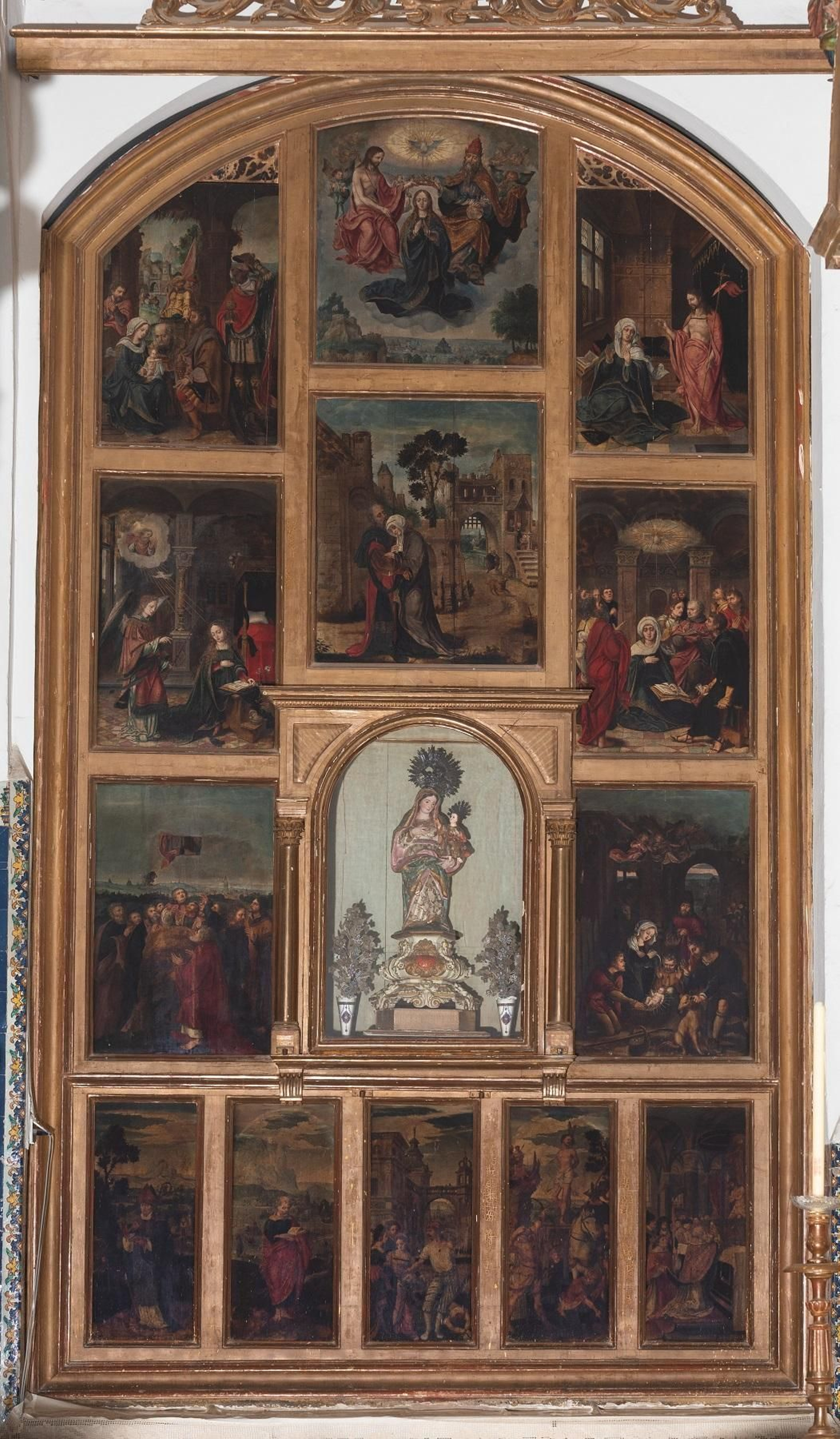 El retablo de la Virgen del Rosario de Santa Inés.