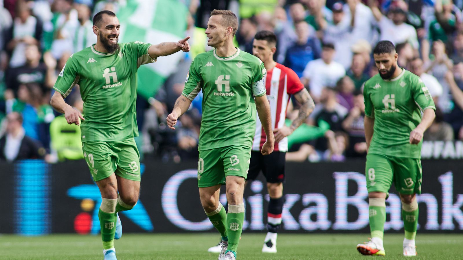 Borja Iglesias celebra su gol en el Betis-Athletic de 2022.