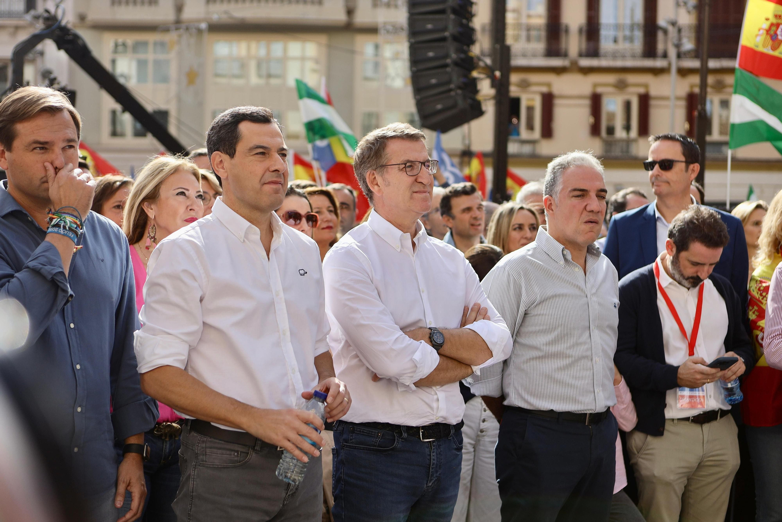Las fotos que dejan la multitudinaria concentración del PP contra la amnistía. Las fotos que dejan la multitudinaria concentración del PP contra la amnistía.