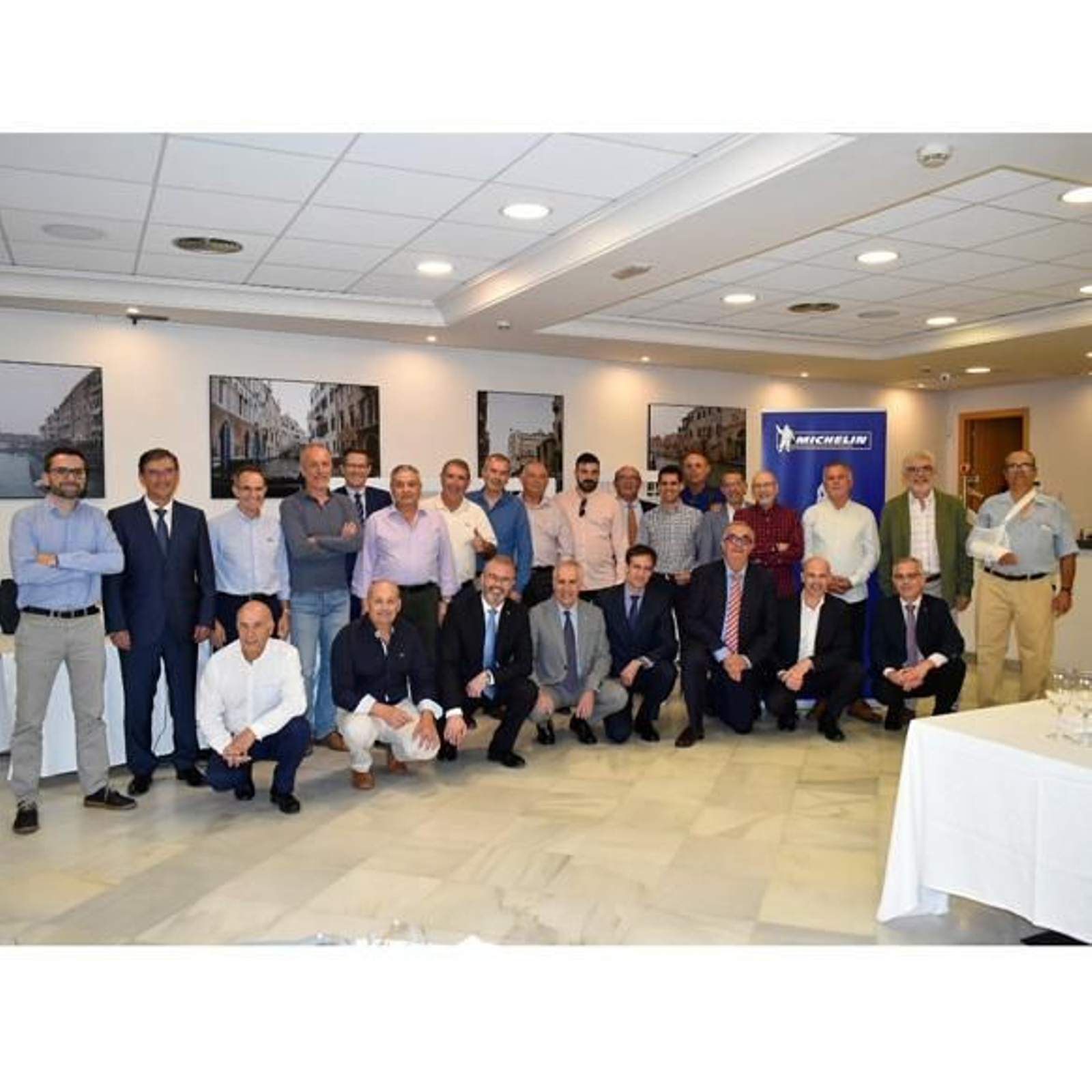 Homenaje de Michelin a compañeros que llevan 30 y 40 años en el CEMA de Almería