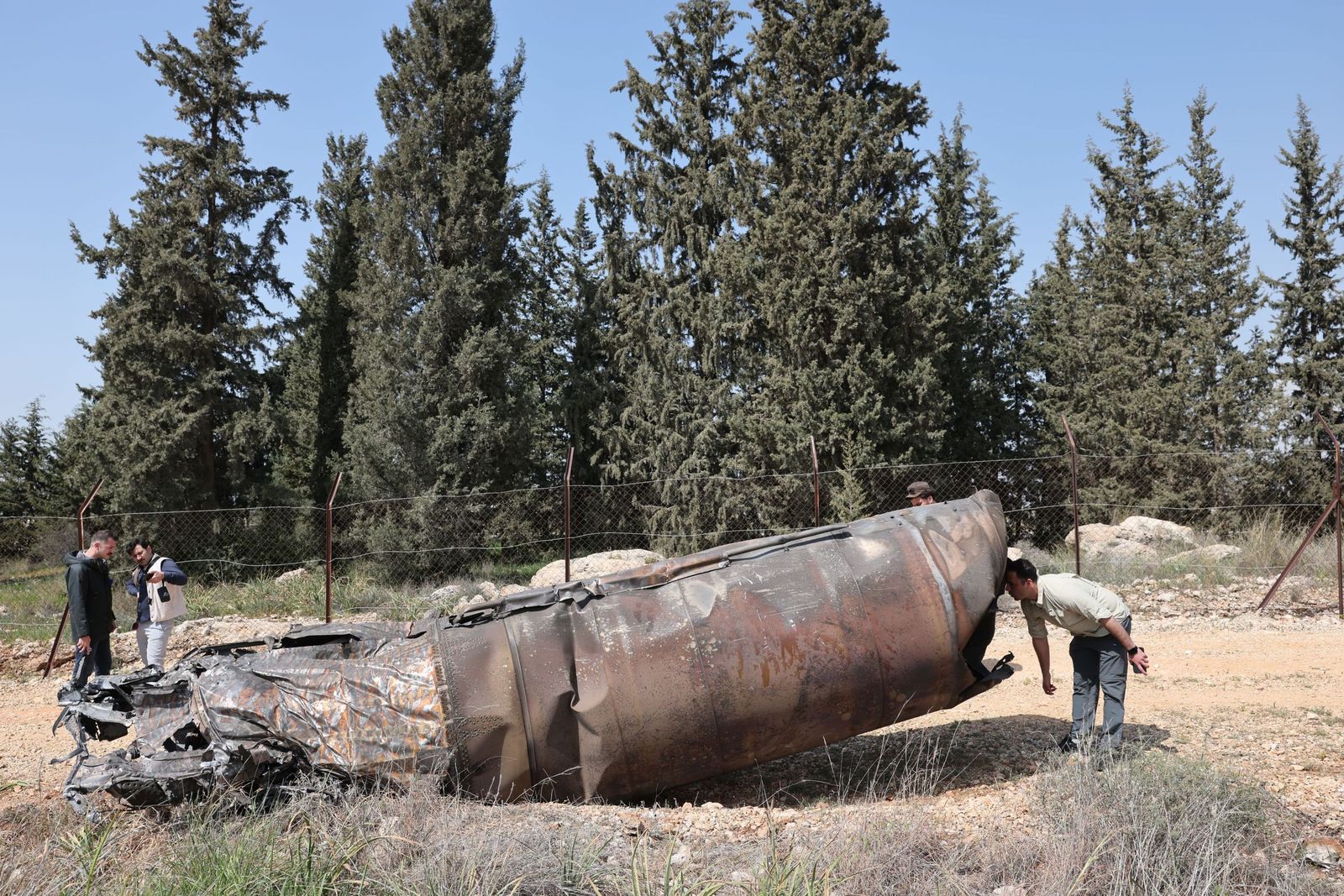 Un misil balístico iraní derribado en la ciudad israelí de Elad.
