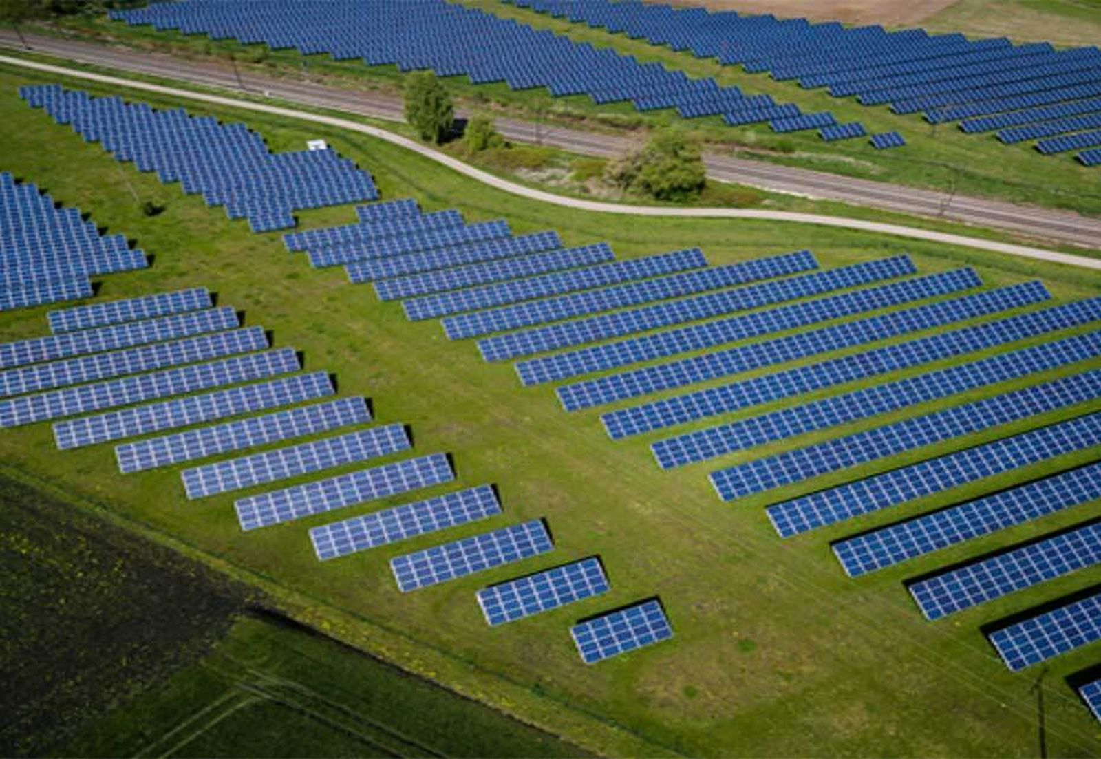 Paneles solares de una planta de Smurfit Kappa.