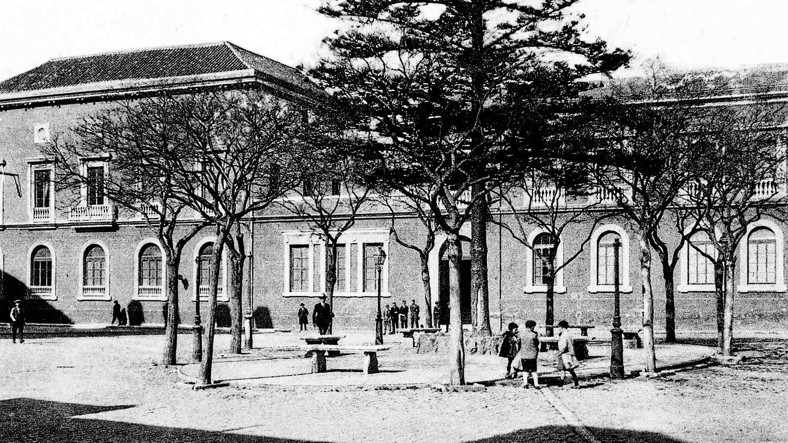 Facultad de Medicina de Cádiz, de donde partieron varias manifestaciones antinorteamericanas al inicio de la guerra