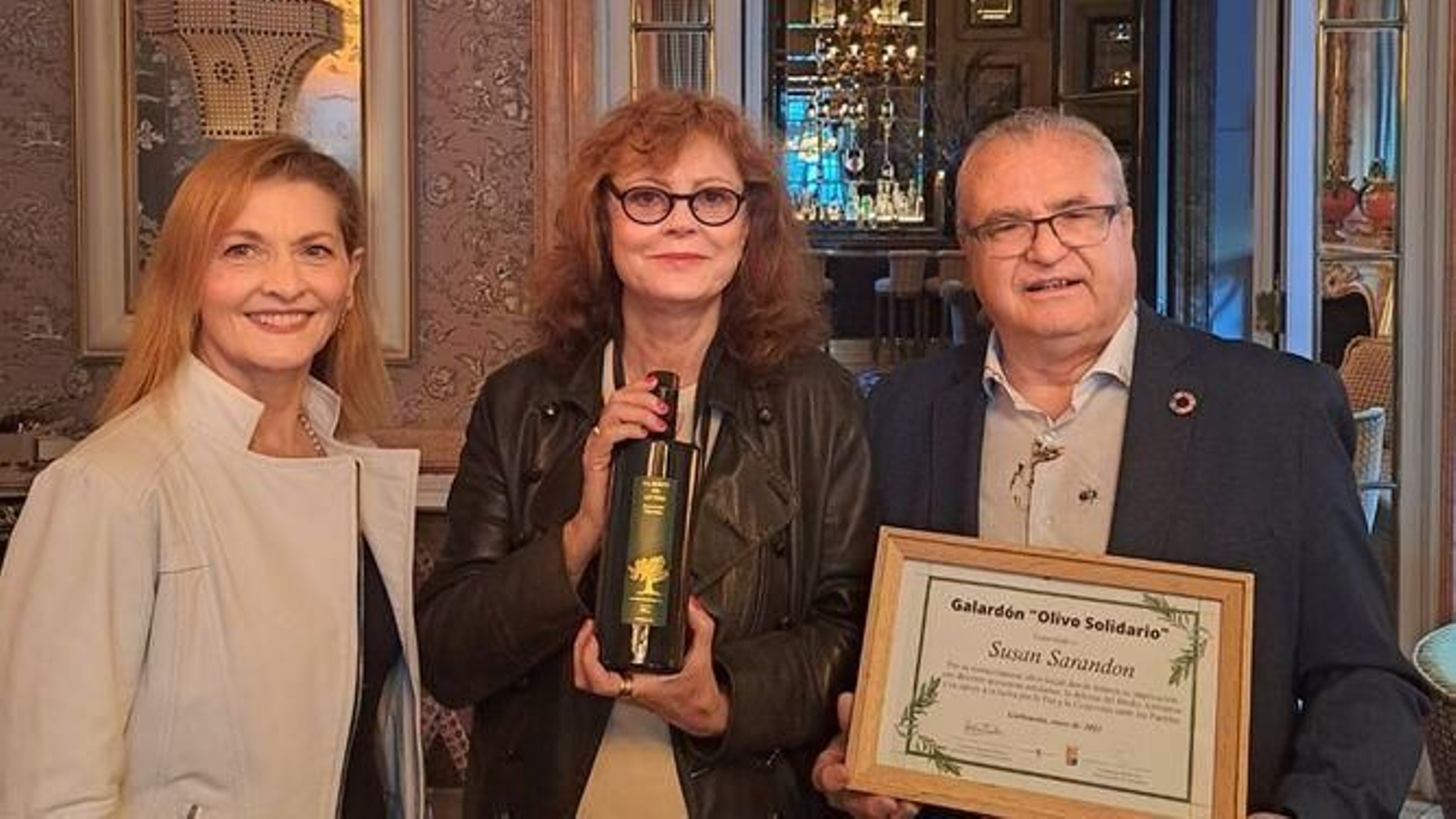 El olivo solidario de Susan Sarandon en un pueblo de Jaén