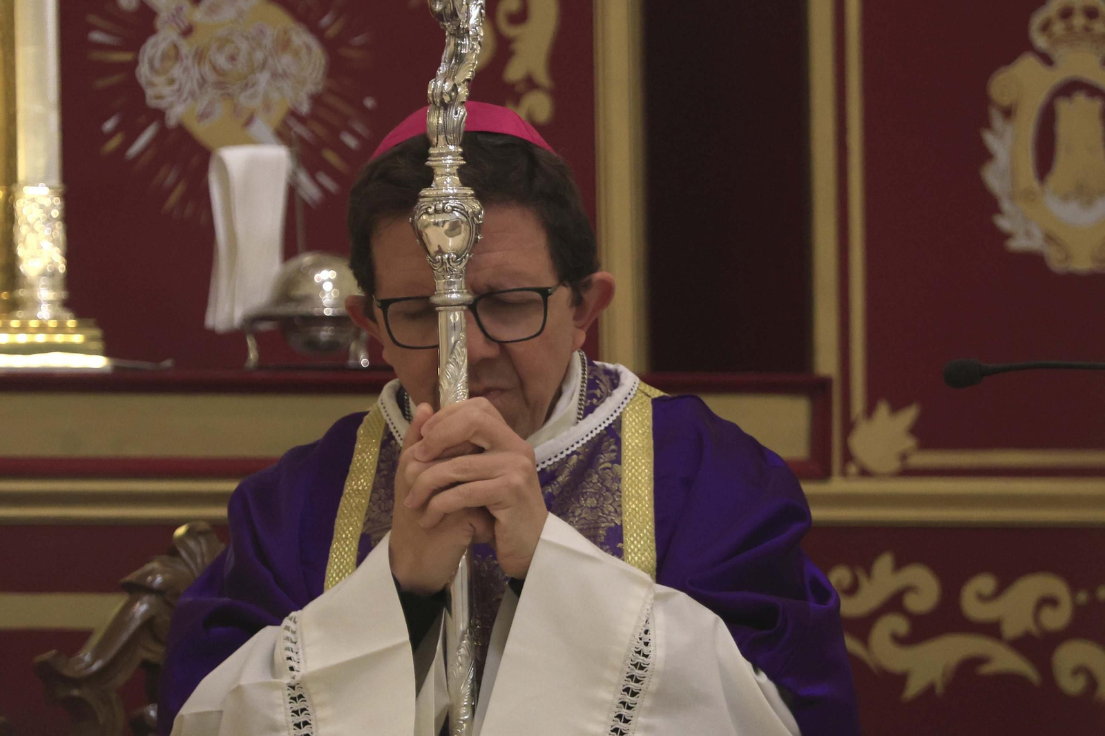 Ramón Valdivia, administrador apostólico de la Diócesis de Cádiz y Ceuta, realiza su primera visita al Campo de Gibraltar con una misa en la iglesia del Saladillo, en Algeciras