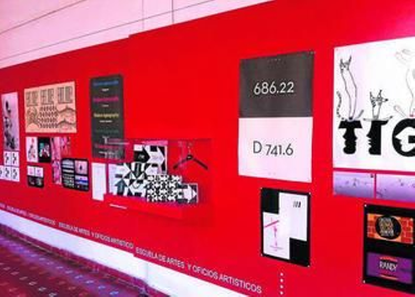 La exposición sobre tipografía se acabó de montar ayer en la Escuela de Arte. La exposición sobre tipografía se acabó de montar ayer en la Escuela de Arte.
