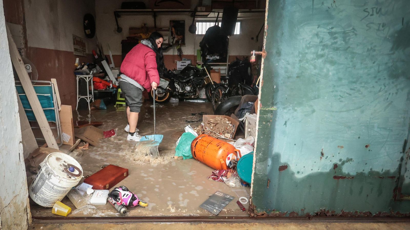 Imágenes del paso de la Dana, inundaciones, destrozos y caos por todo Jerez