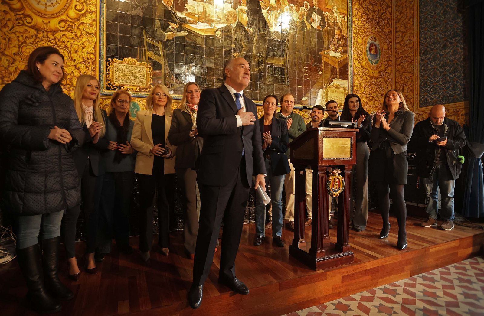 Fotos de la rueda de prensa de José Ignacio Landaluce tras el archivado de la denuncia del PSOE por la Fiscalía del Tribunal Supremo